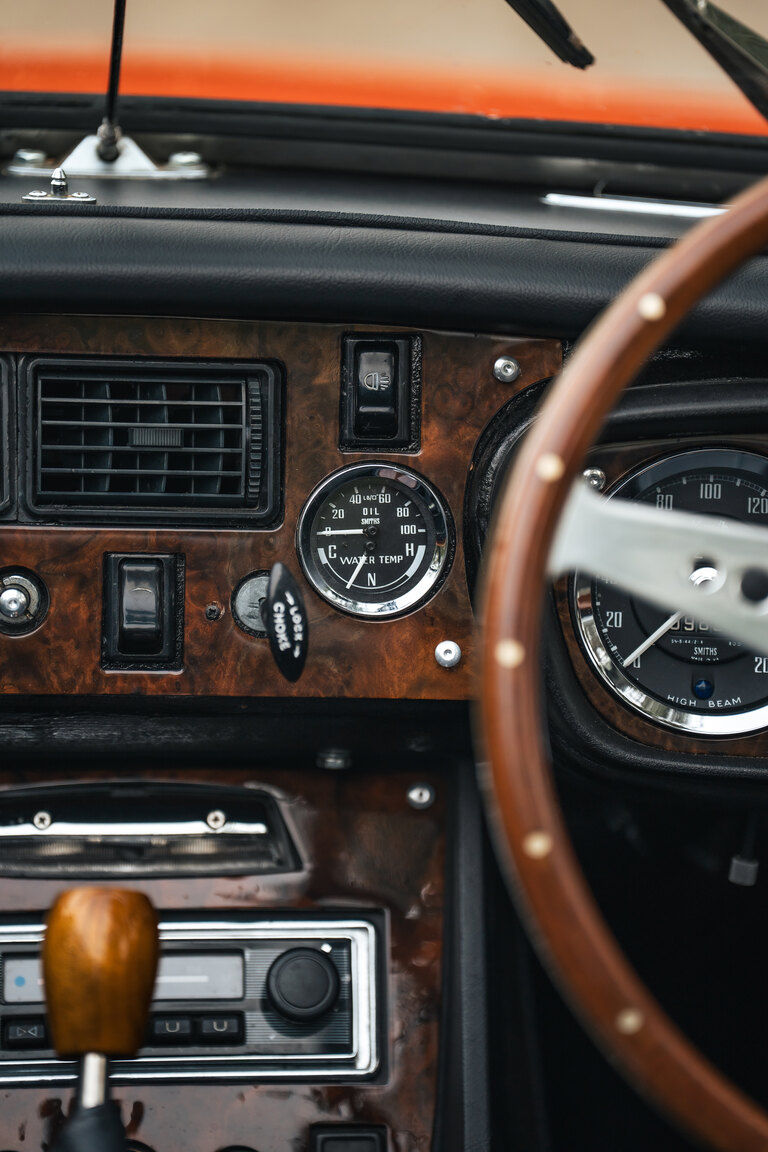 Innenraumfoto von 1973 MG MGB Roadster (5)