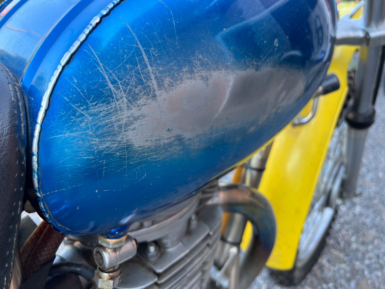 Exteriörbild på 1975 BSA Cheney 500