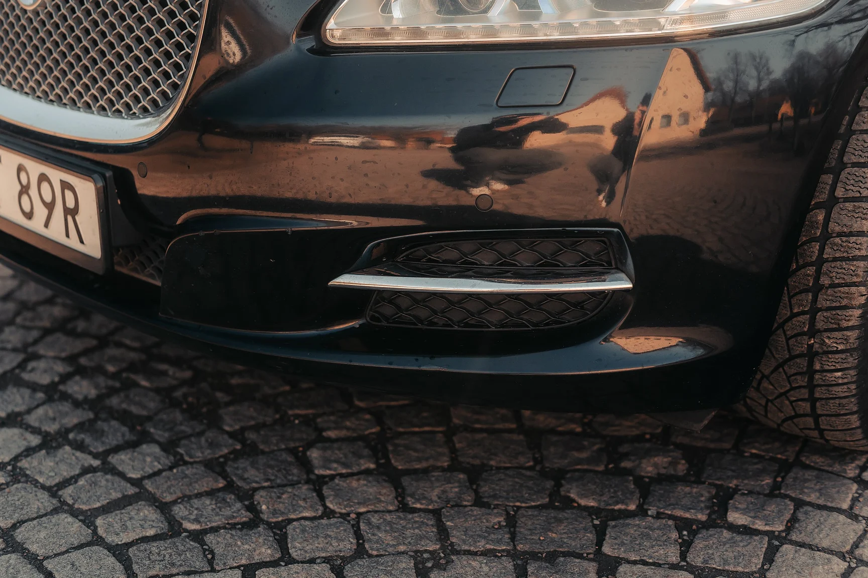 Exteriörbild på 2012 Jaguar XJ (50)