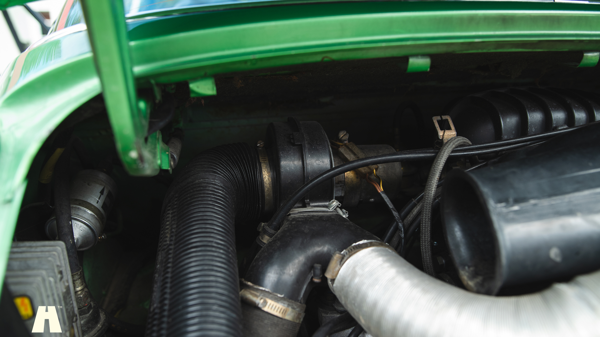 Image of 1976 Porsche 911 Targa mechanics