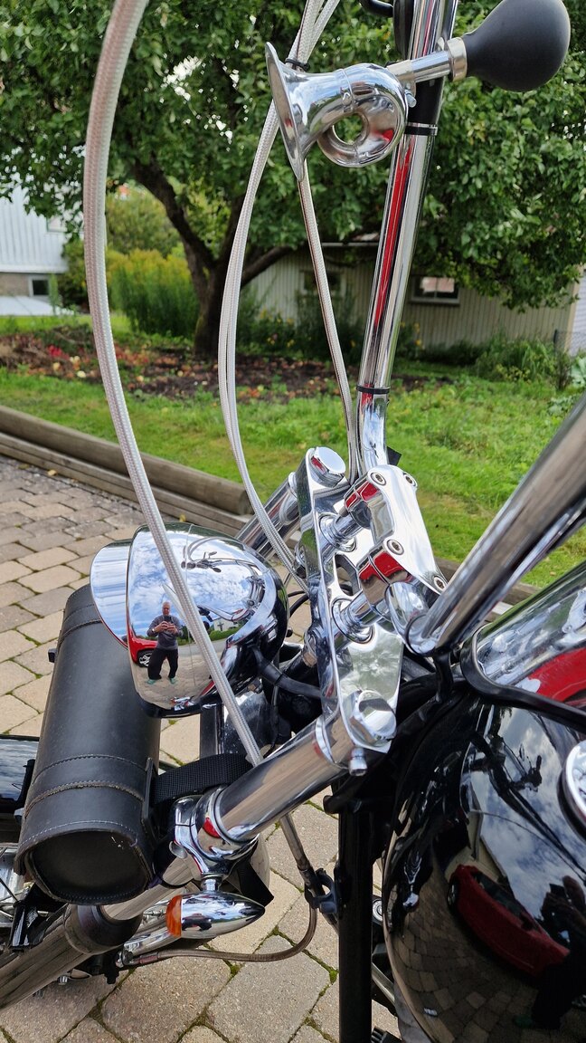 Exterior image of 2000 Harley-Davidson Softail Standard 1.4 Twin Cam 88B