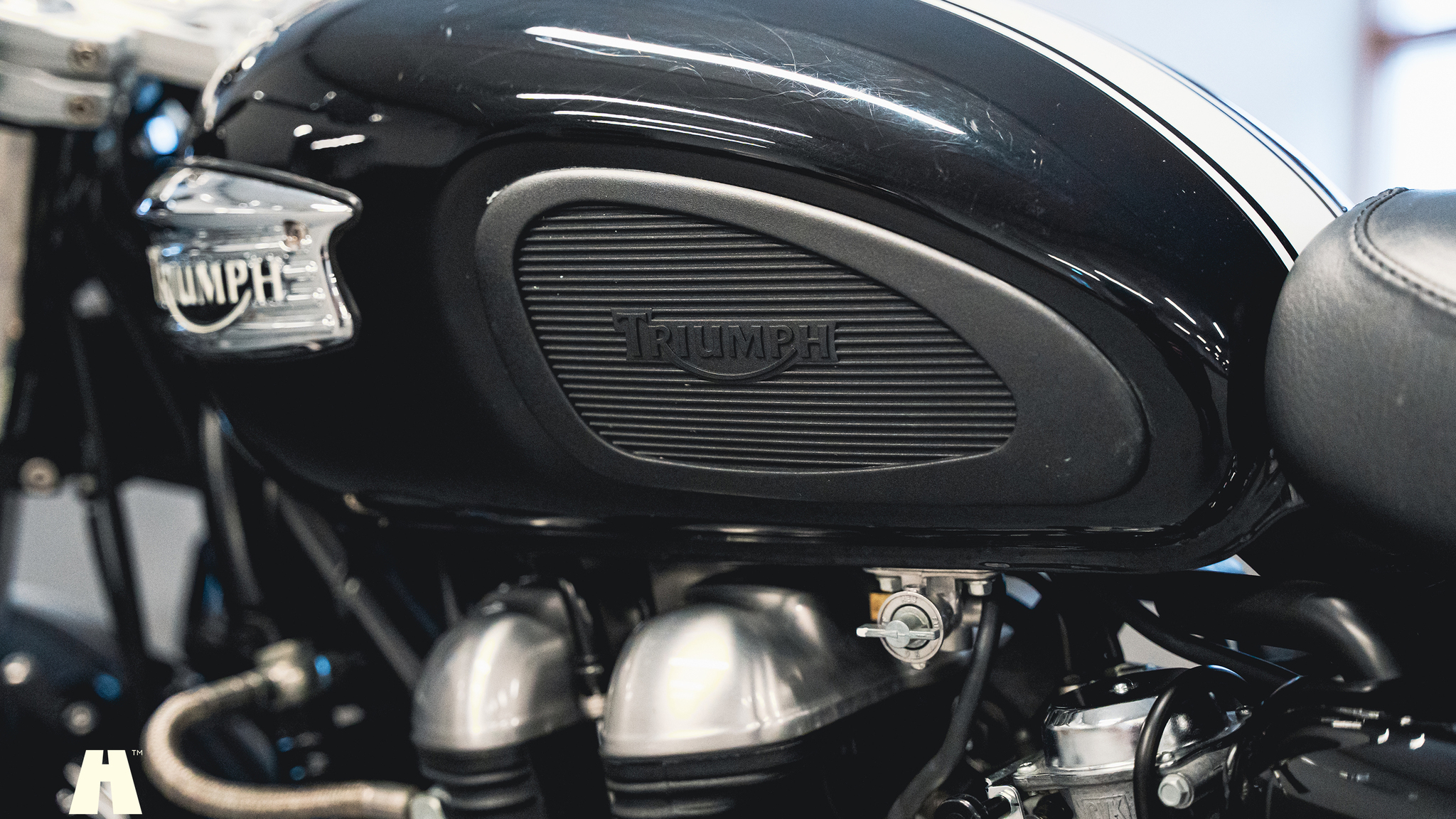 Exterior image of 2007 Triumph Thruxton 900 (25)