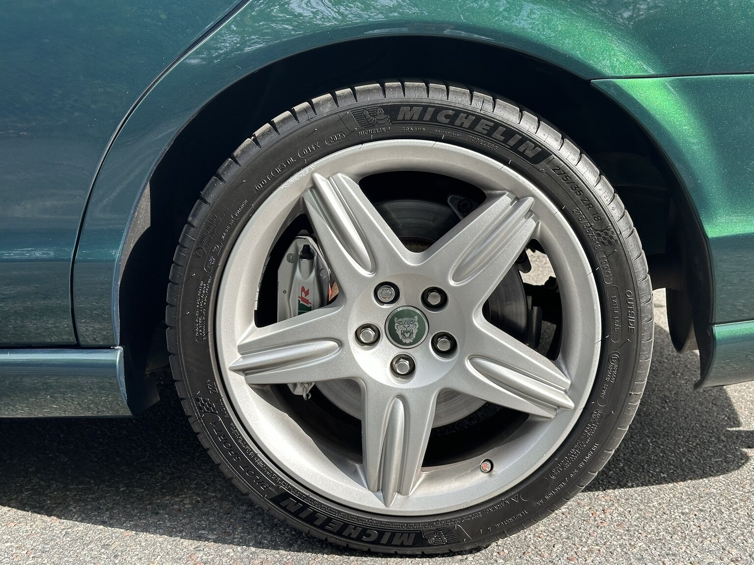 Exteriörbild på 2003 Jaguar S-Type R