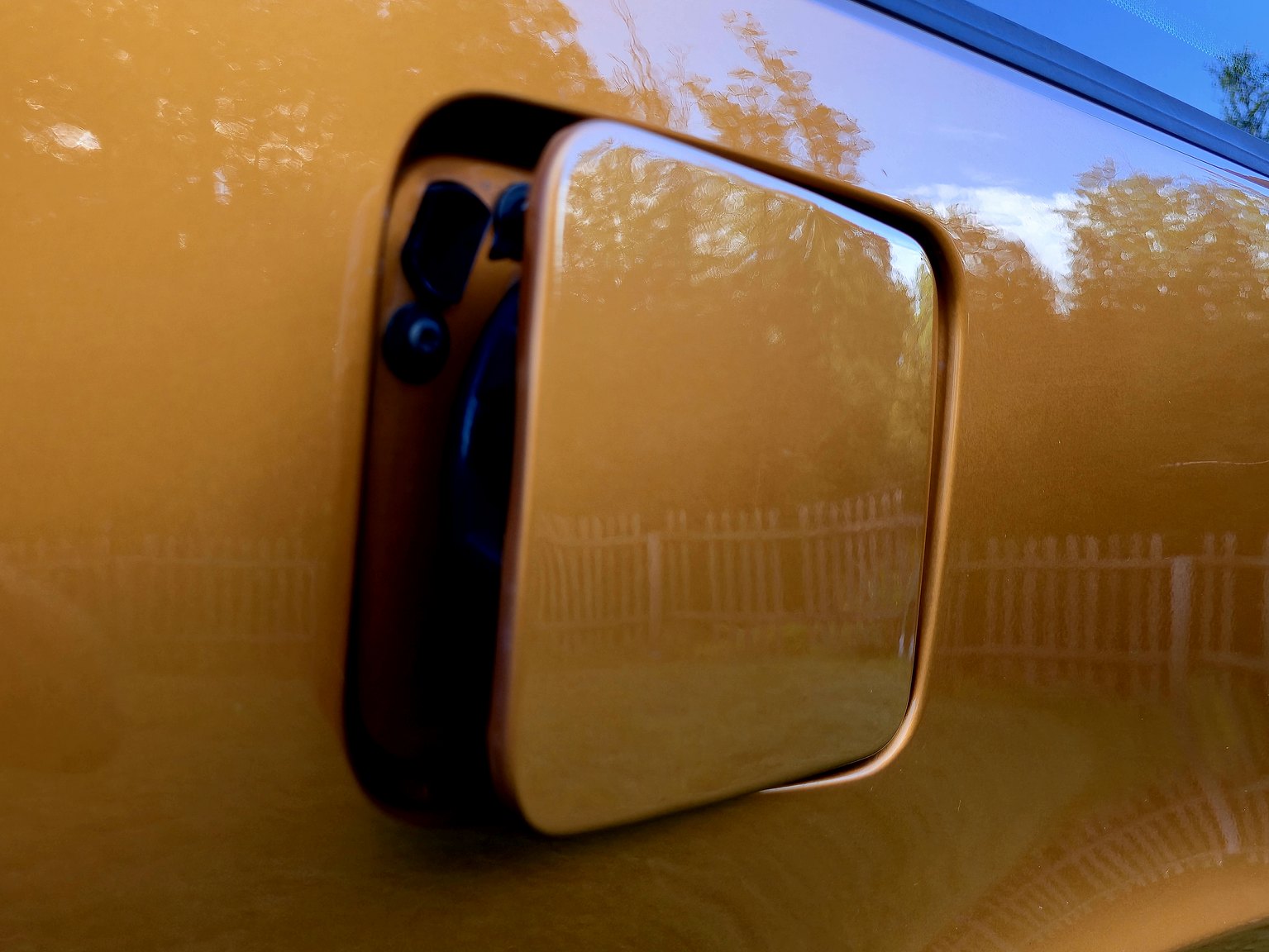 Exterior image of 1998 Volvo V70 R 2.3 T Automatisk