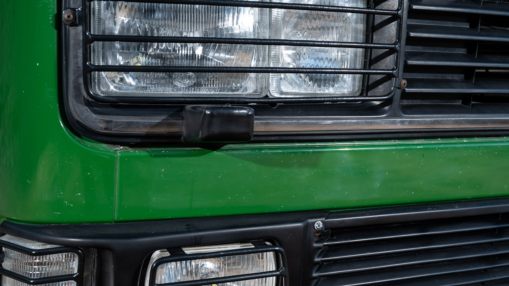 Exterior image of 1992 Volkswagen T3 Kombi Syncro 16" Westfalia