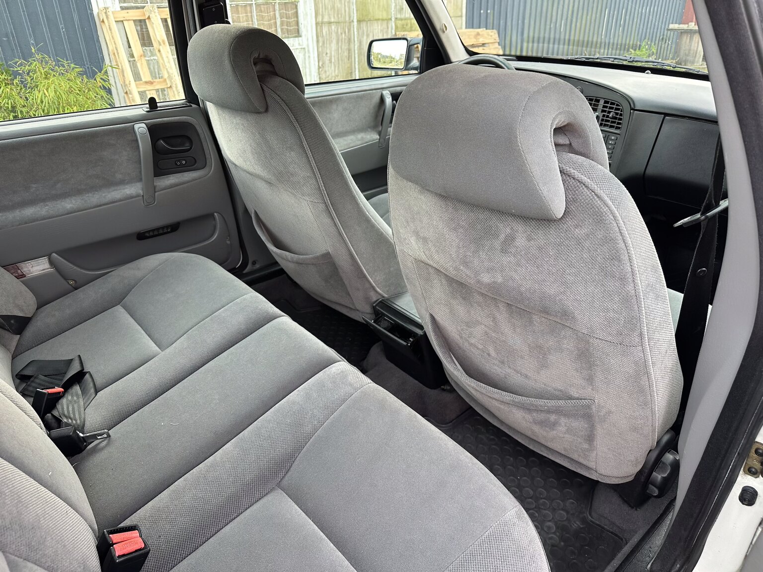 Interior image of 1996 SAAB 9000