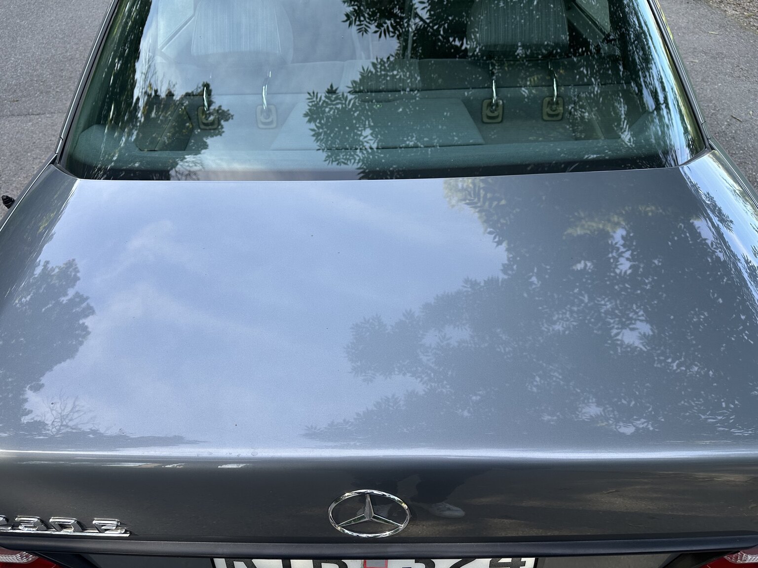 Exteriörbild på 1989 Mercedes-Benz 230E