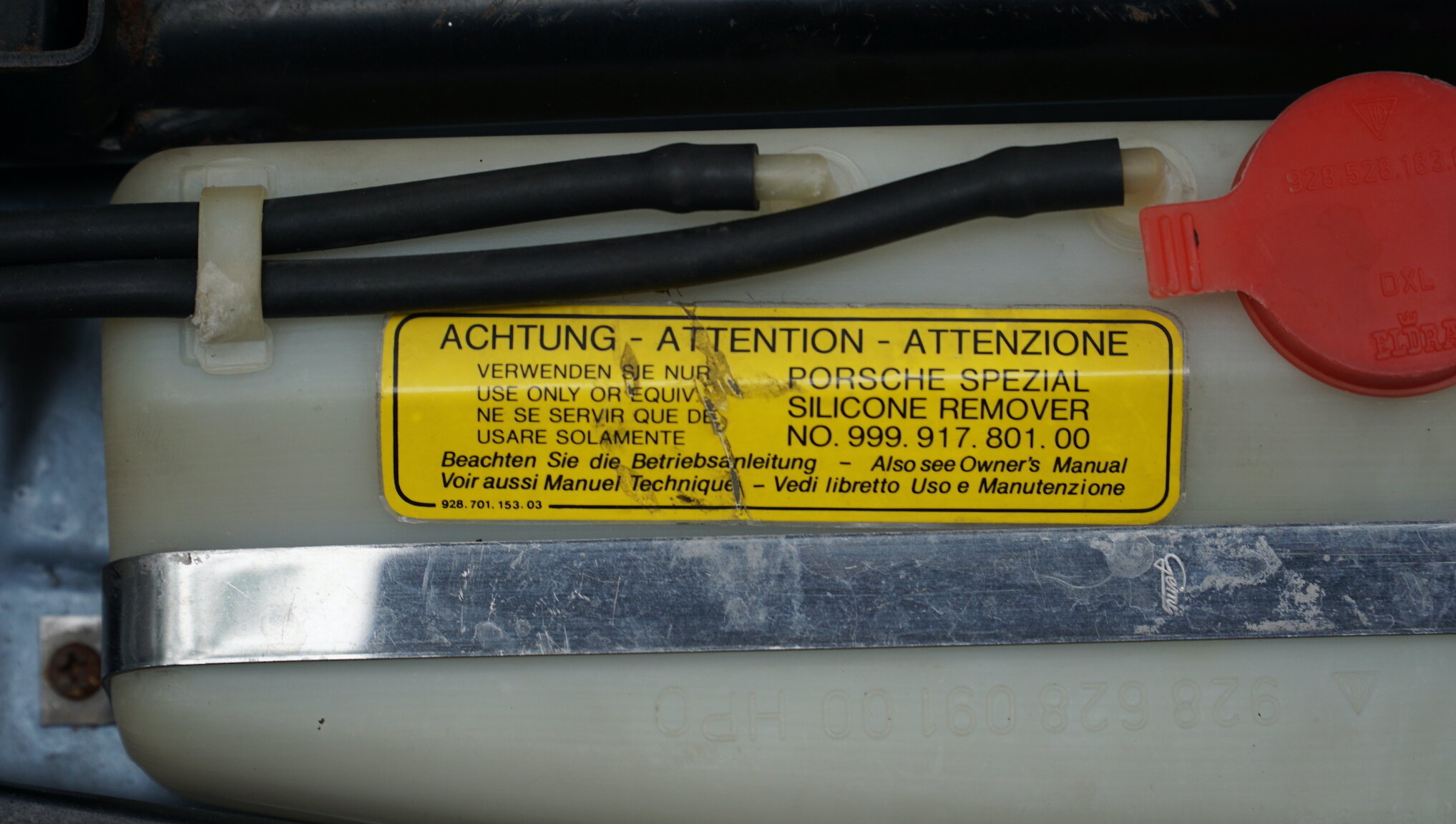 Image of 1983 Porsche 928S mechanics (12)