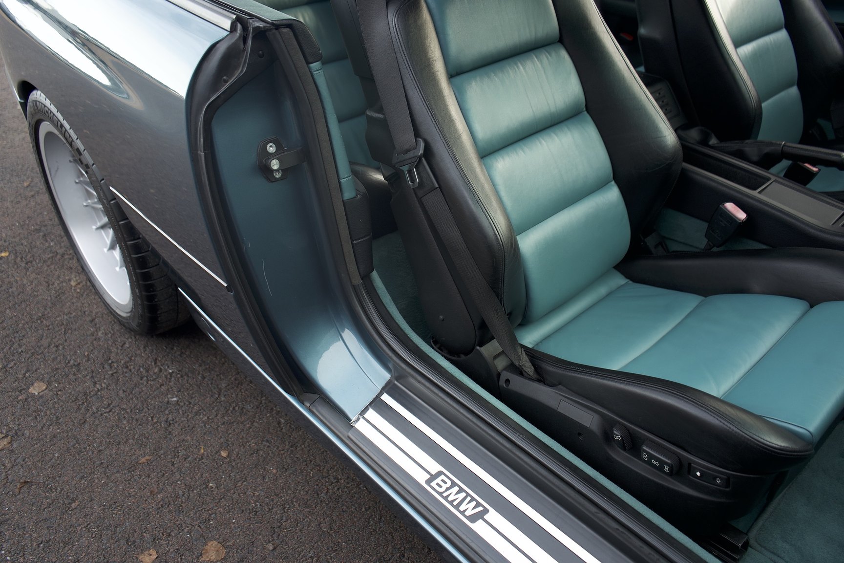 Interiörbild 1992 BMW 850i 6-speed manual - NO RESERVE