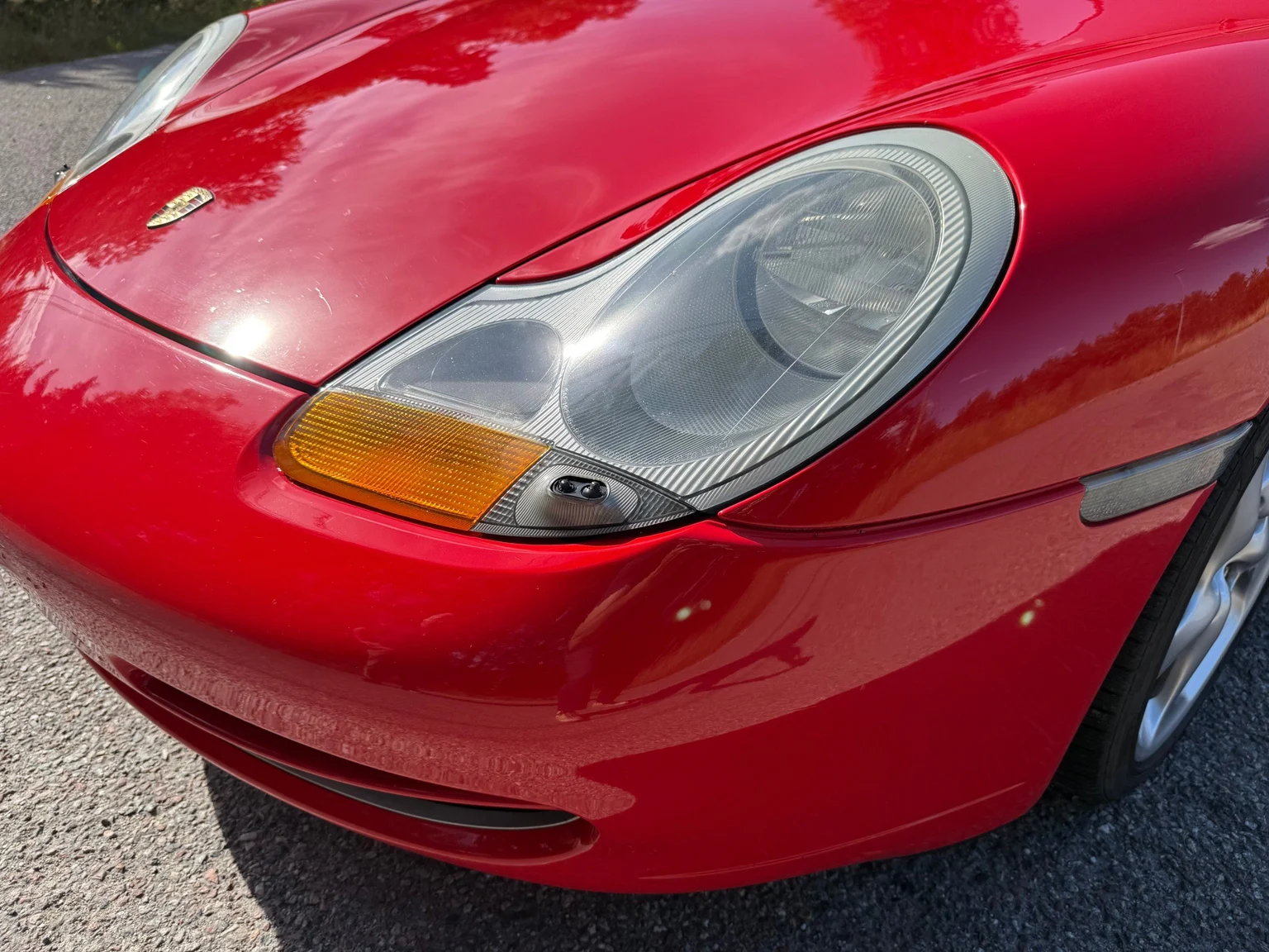 Exterior image of 1998 Porsche 911 Carrera (39)