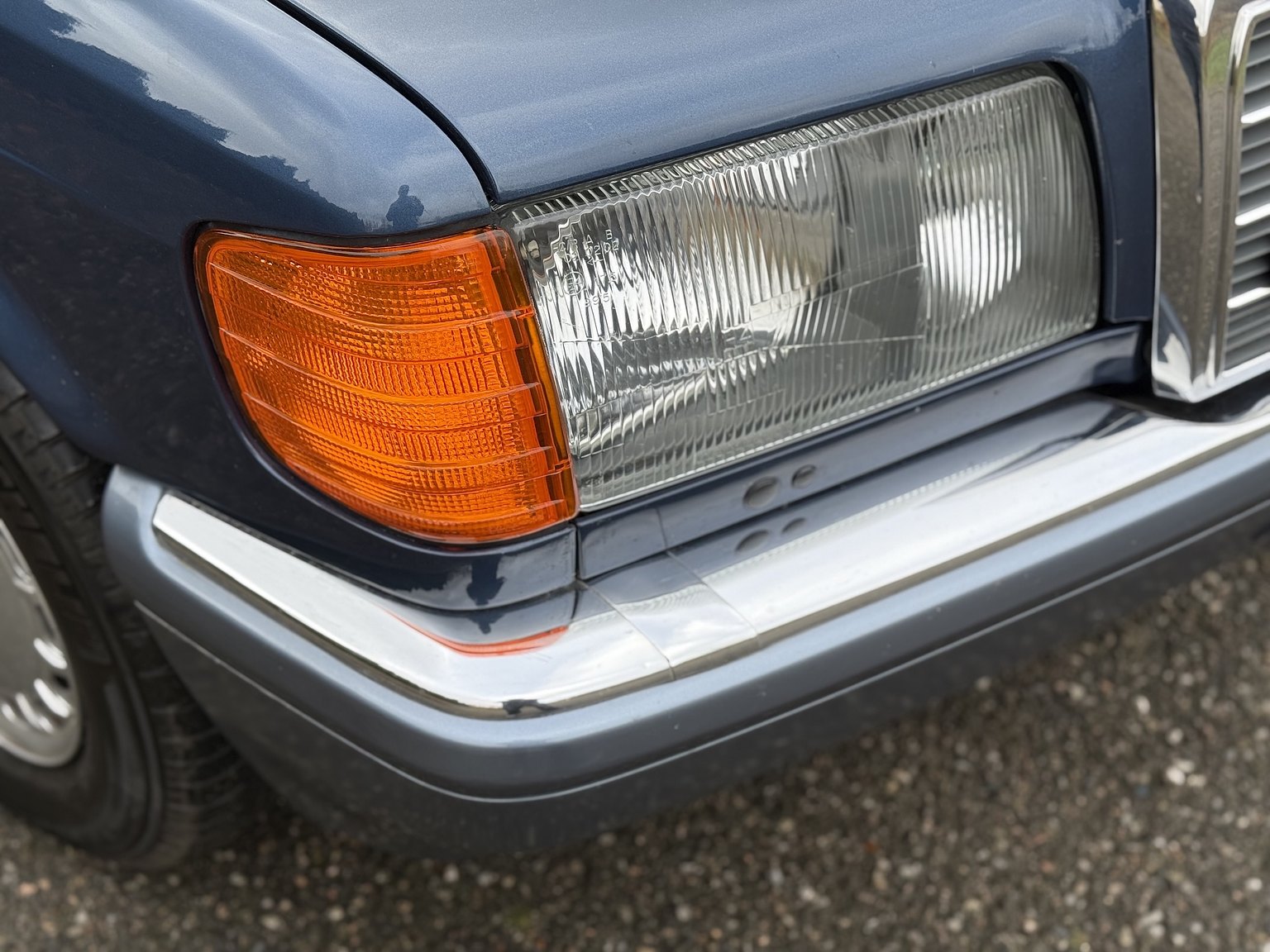 Exteriörbild på 1987 Mercedes-Benz 300 SE