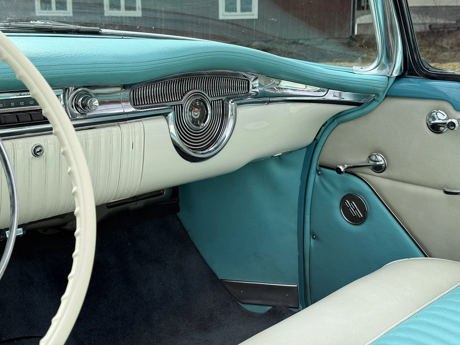 Innenraumfoto von 1955 Oldsmobile Super 88 (25)