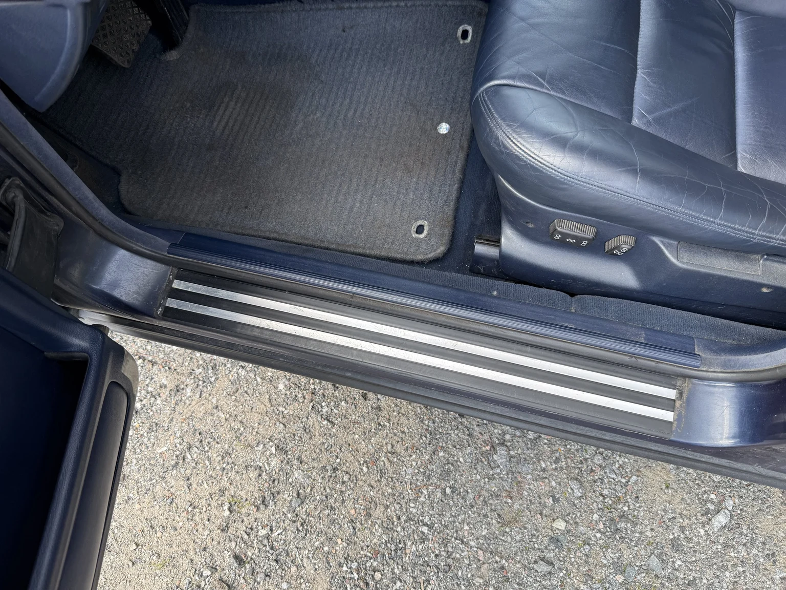 Innenraumfoto von 1990 BMW 750i (15)