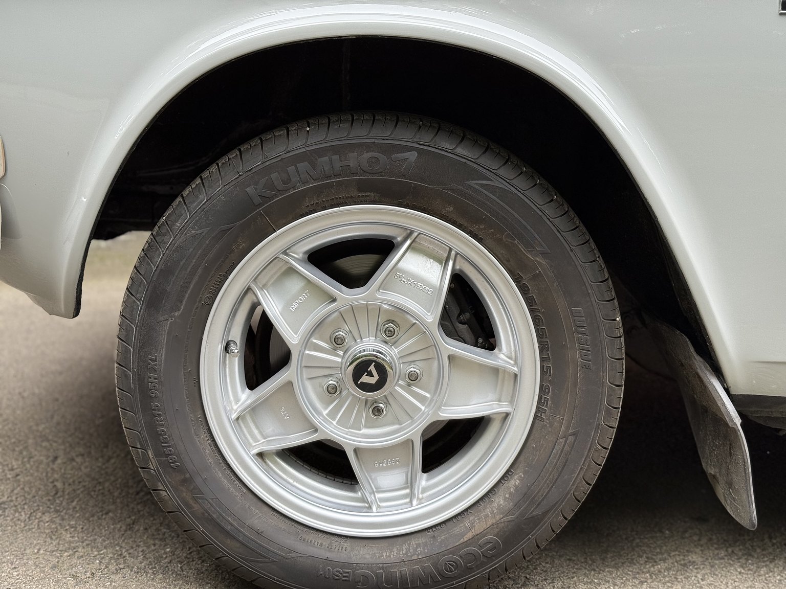 Exterior image of 1970 Volvo 142 Automatic