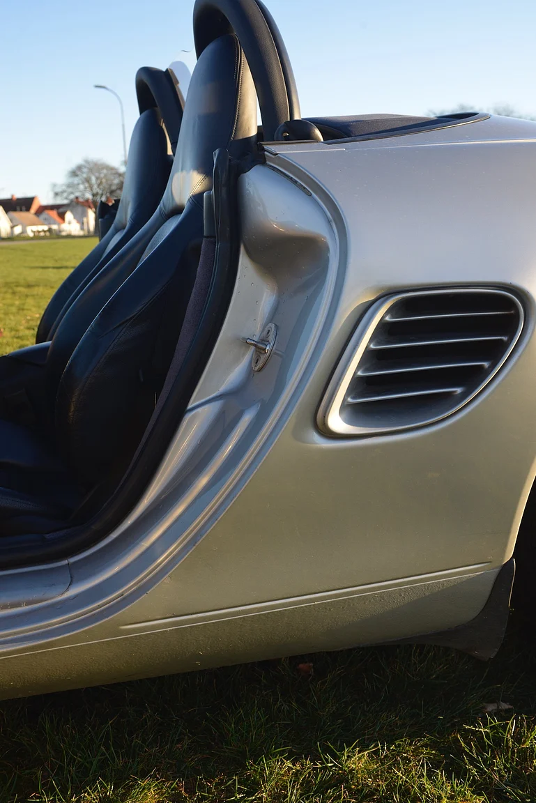 Innenraumfoto von 2003 Porsche Boxster (25)