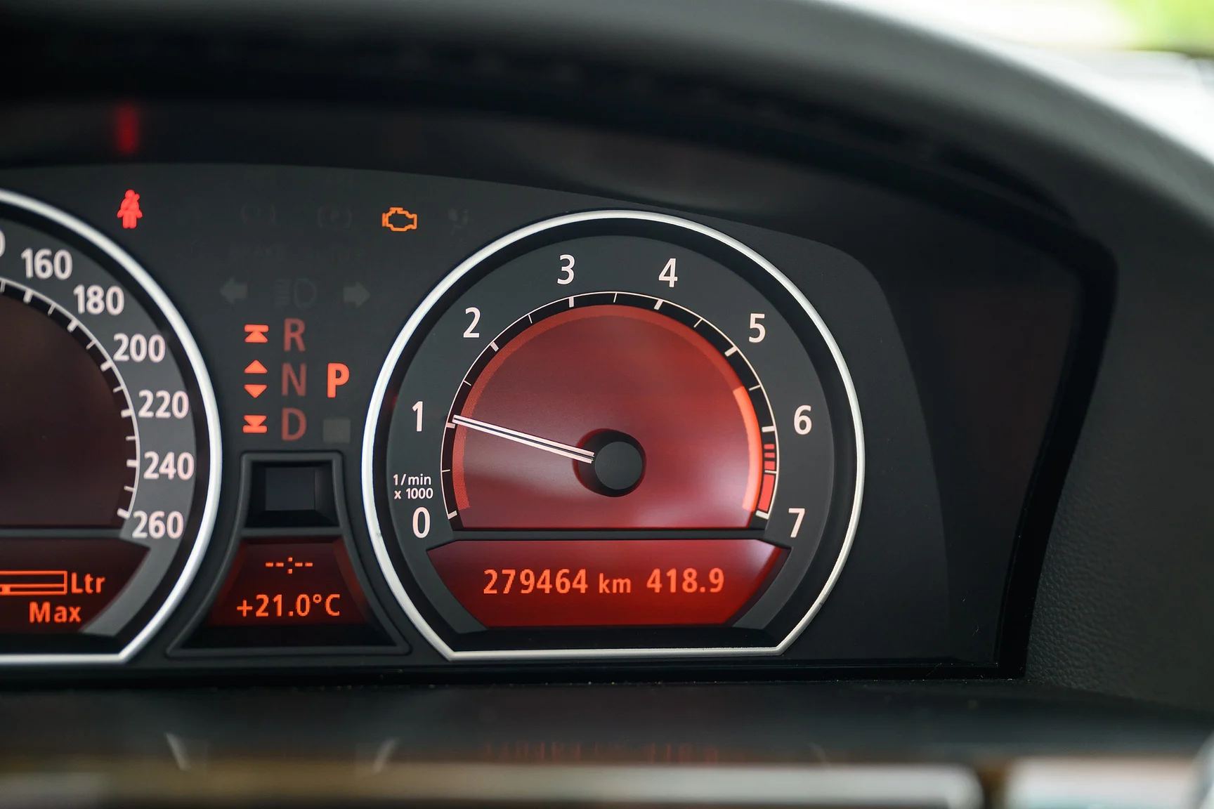 Innenraumfoto von 2001 BMW 745i (18)