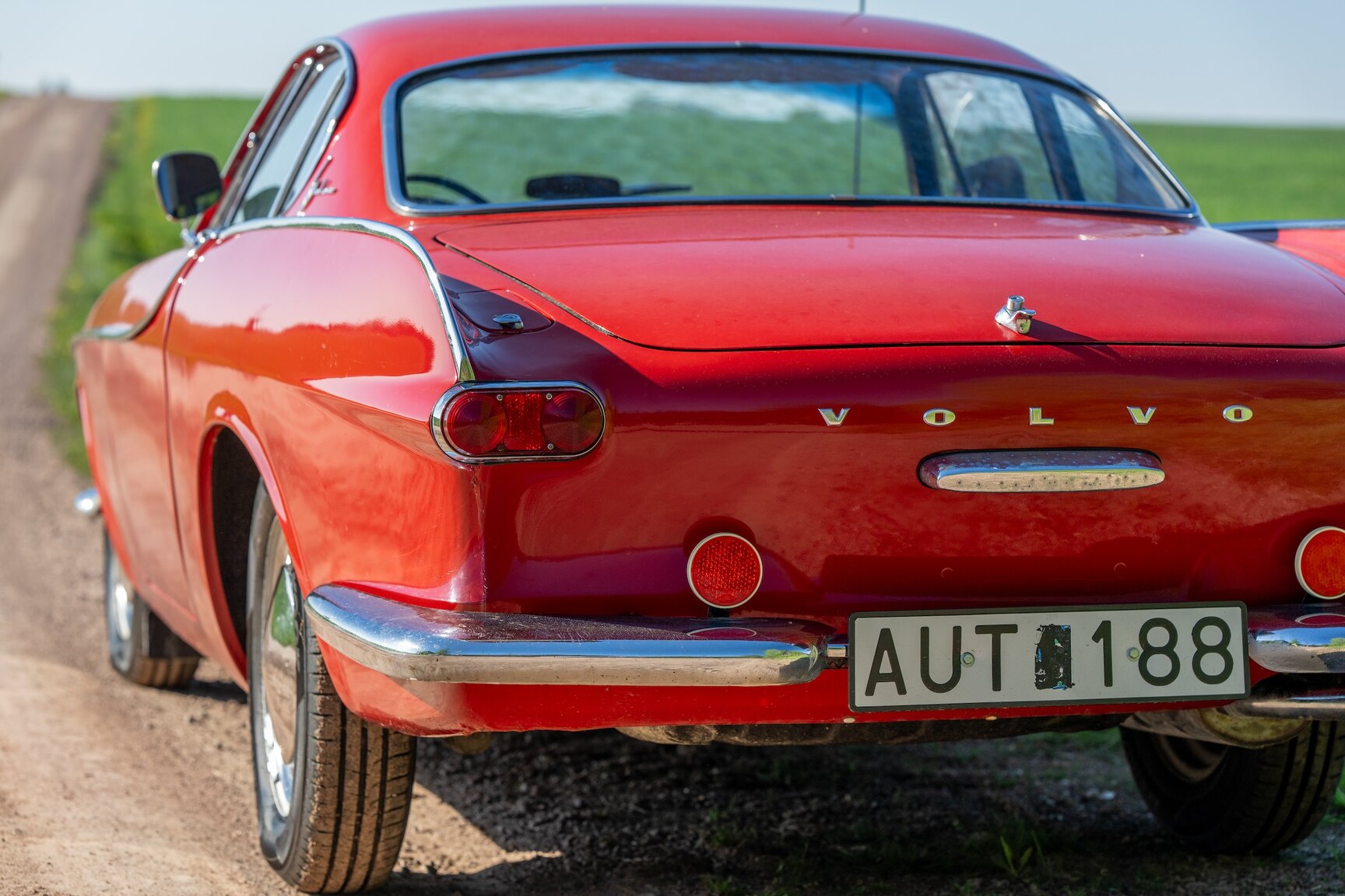 Exterior image of 1961 Volvo P1800