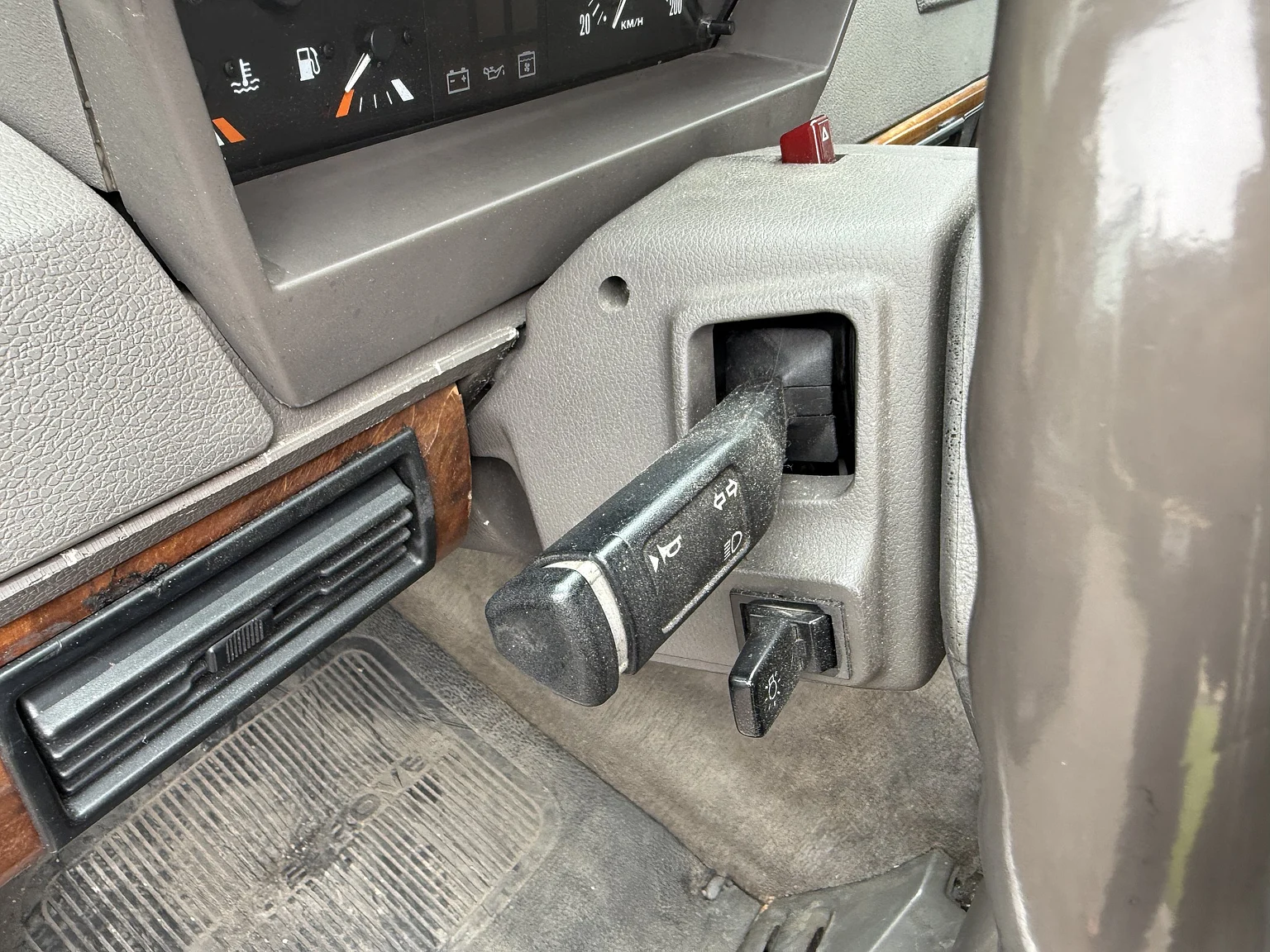 Innenraumfoto von 1990 Range Rover Vogue SE 3.9 (13)