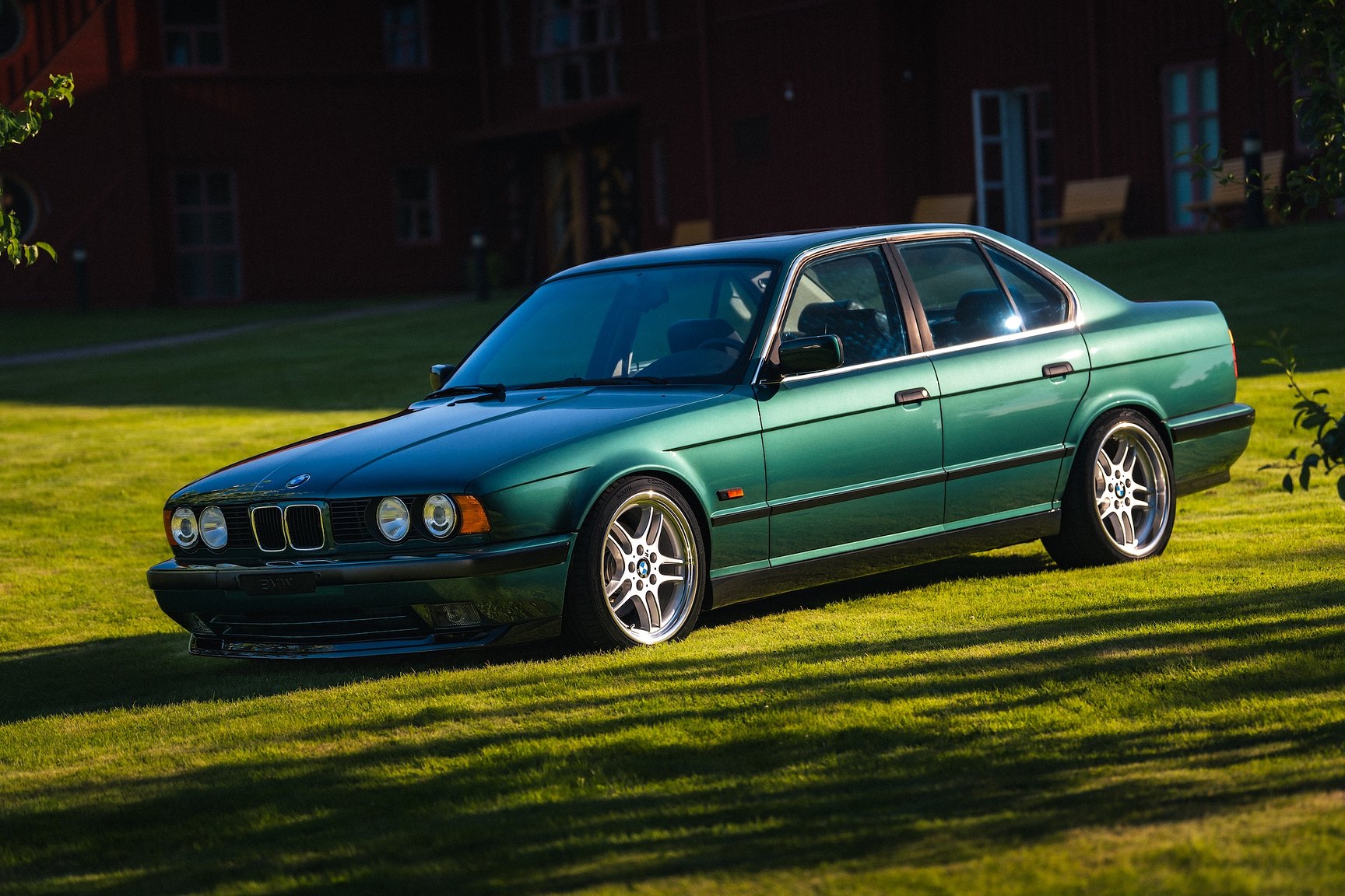 Exterior image of 1993 BMW 525 tds "No Reserve Auction"