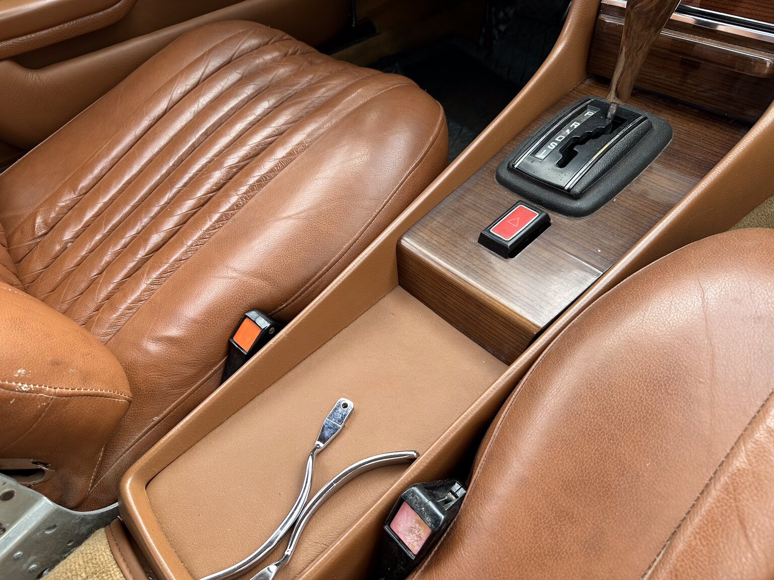 Interiörbild 1974 Mercedes benz 450 SL
