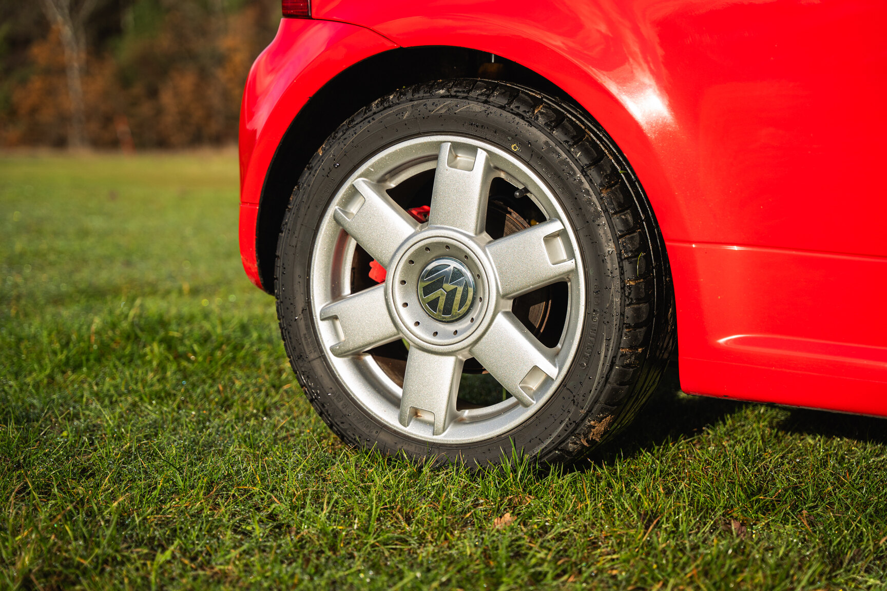 Exterior image of 2001 VW Lupo GTI