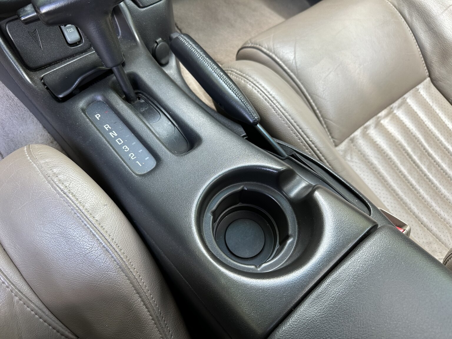 Interior image of 2000 Pontiac TransAm Firebird (17)