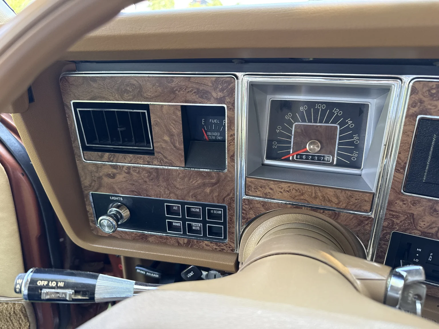 Innenraumfoto von 1975 Mercury Monarch Coupe (37)