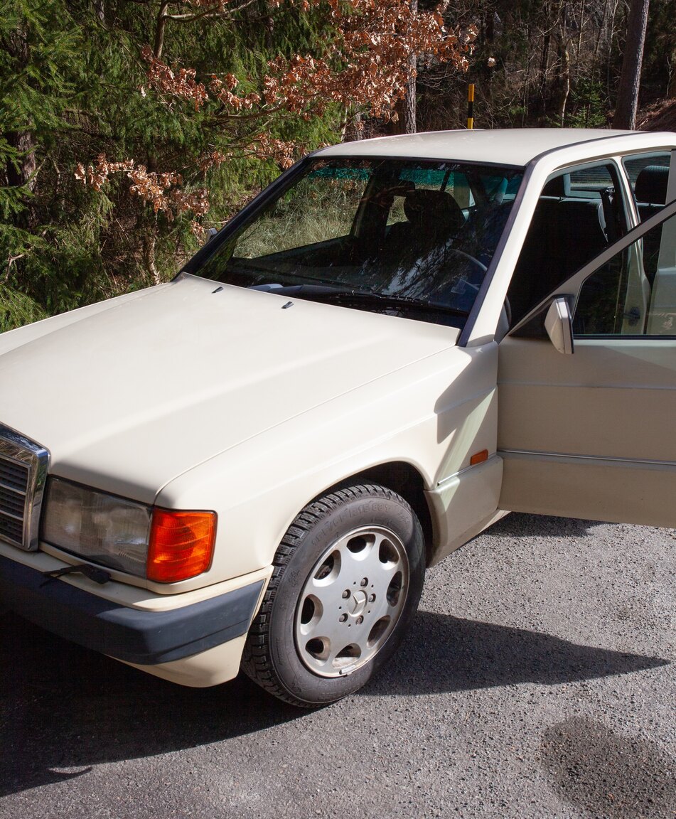 Exteriörbild på 1993 Mercedes-Benz 190 E 2.0