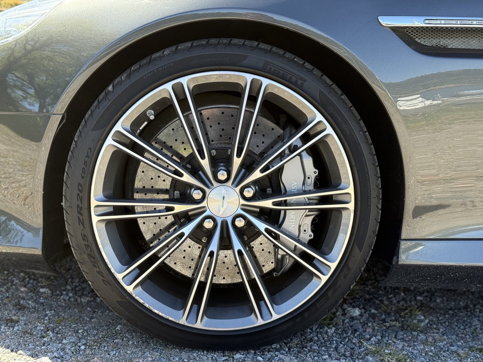 Aussenfoto 2015 Aston Martin DB9 Volante