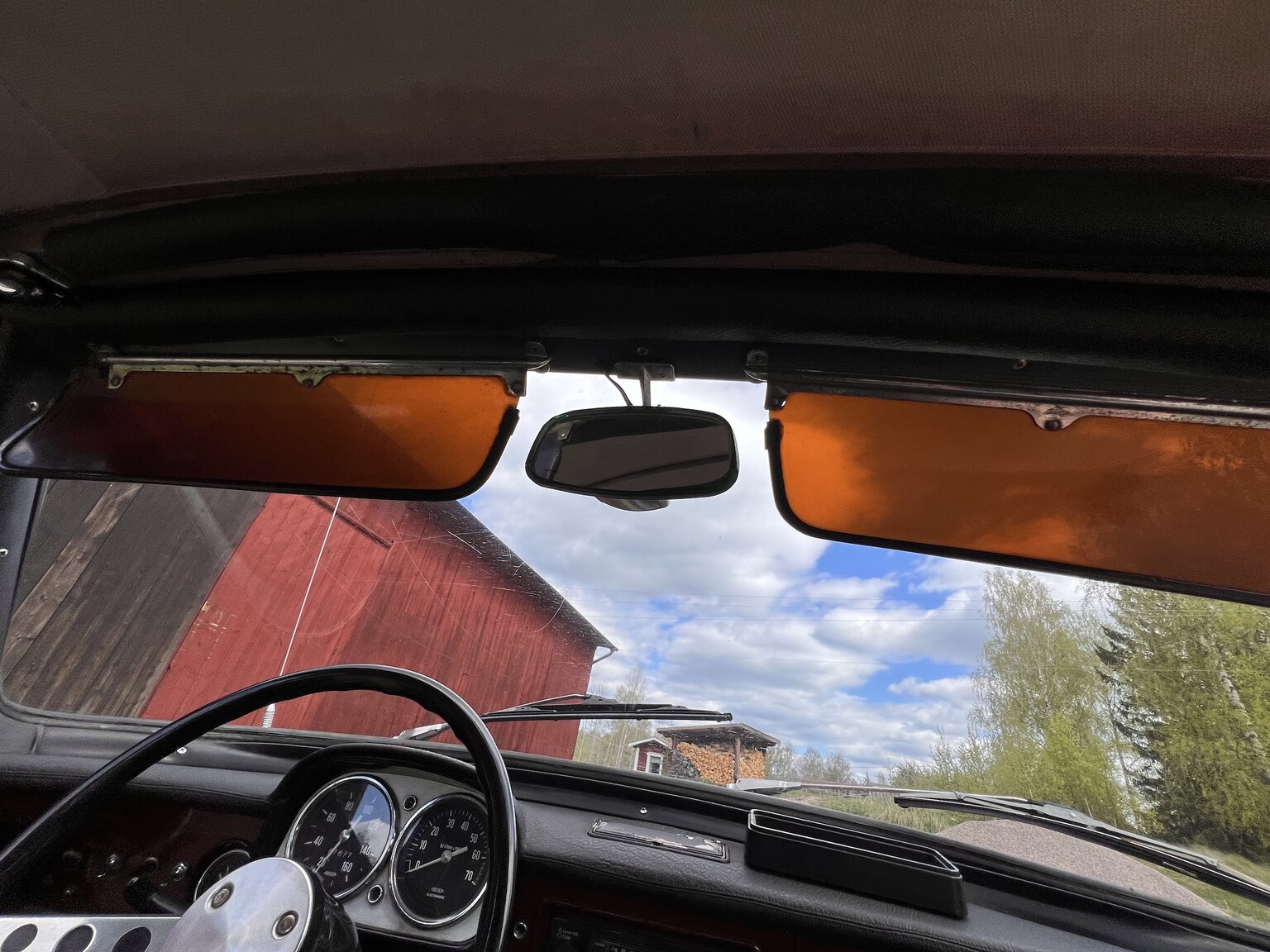 Interior image of 1967 Renault Caravelle Coupé