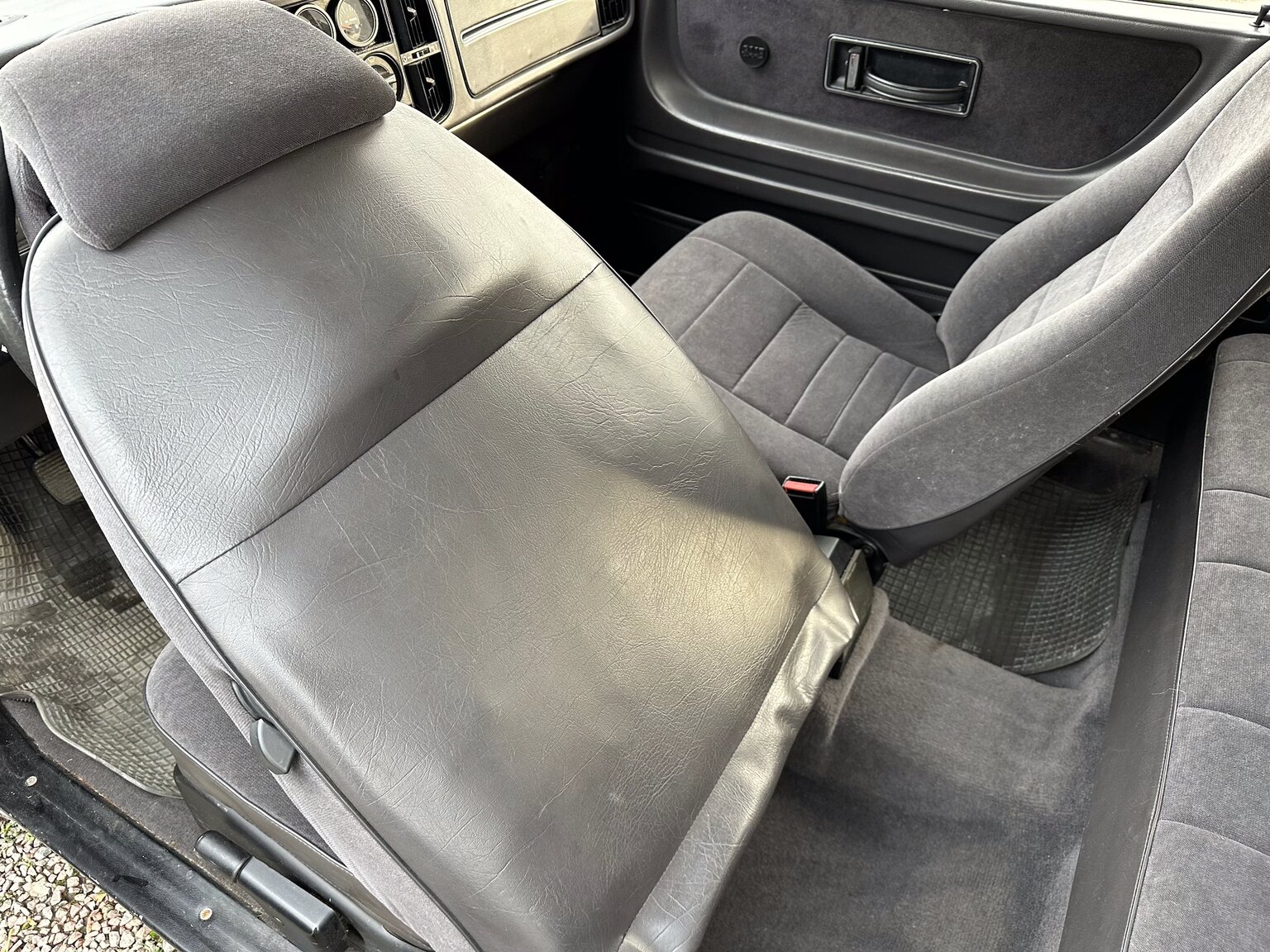 Interior image of 1991 Saab 900 Turbo