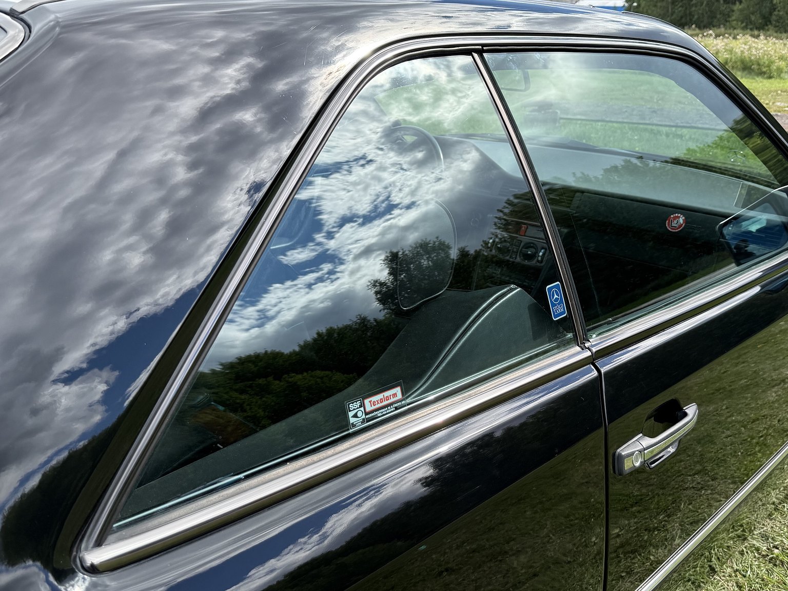 Exterior image of 1990 Mercedes-Benz 300CE-24