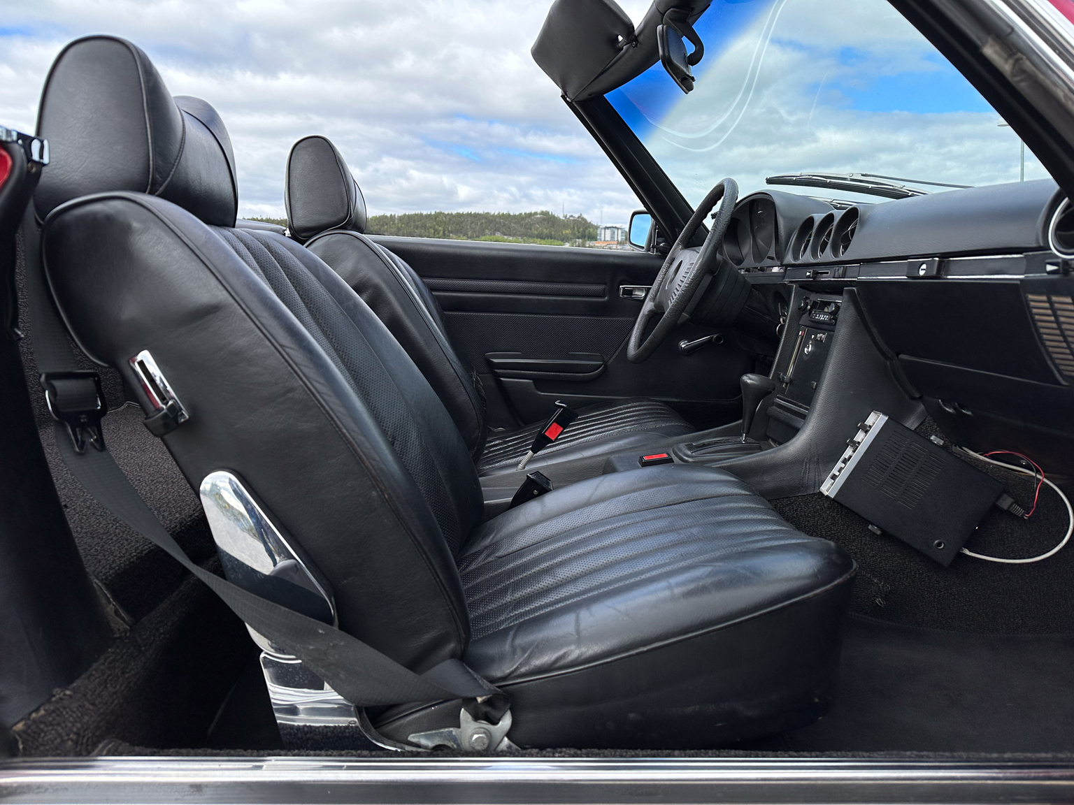 Interiörbild 1975 Mercedes-Benz 280 SL (4)