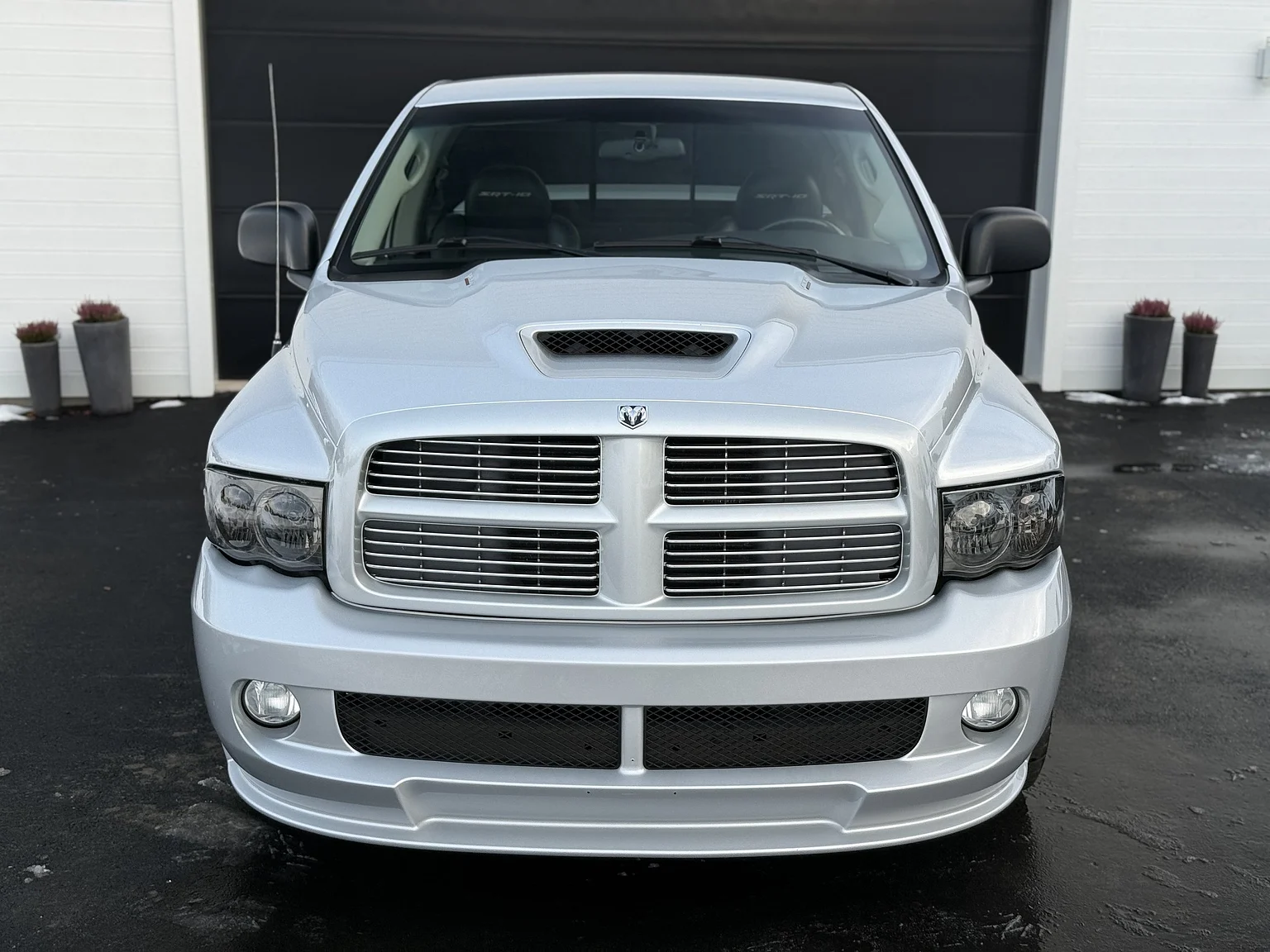 Exteriörbild på 2005 Dodge RAM SRT-10 Regular Cab Manual  (7)