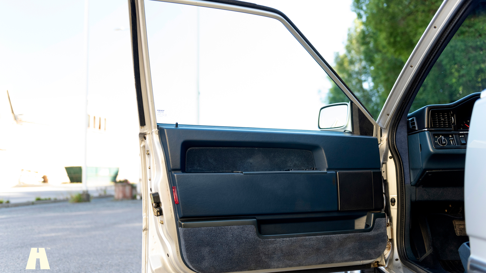 Interior image of 1991 Volvo 960 Executive