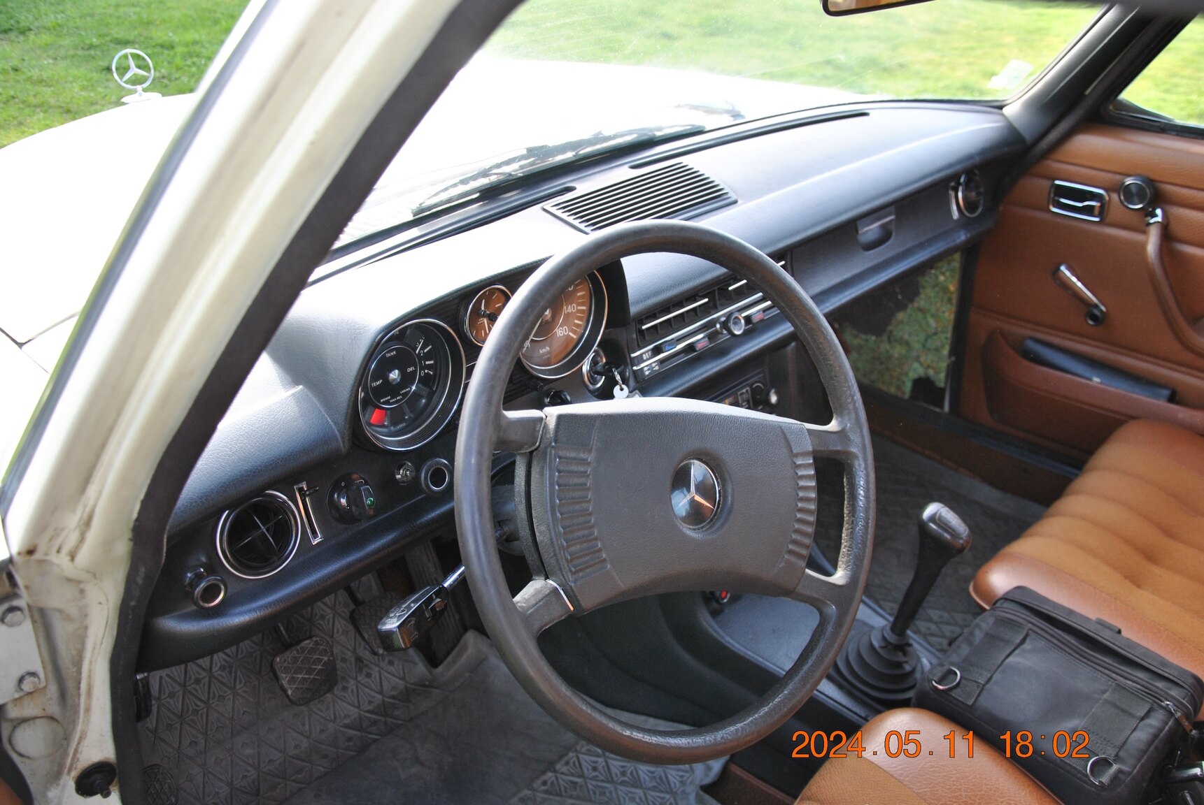 Interiörbild 1971 Mercedes-Benz 220D