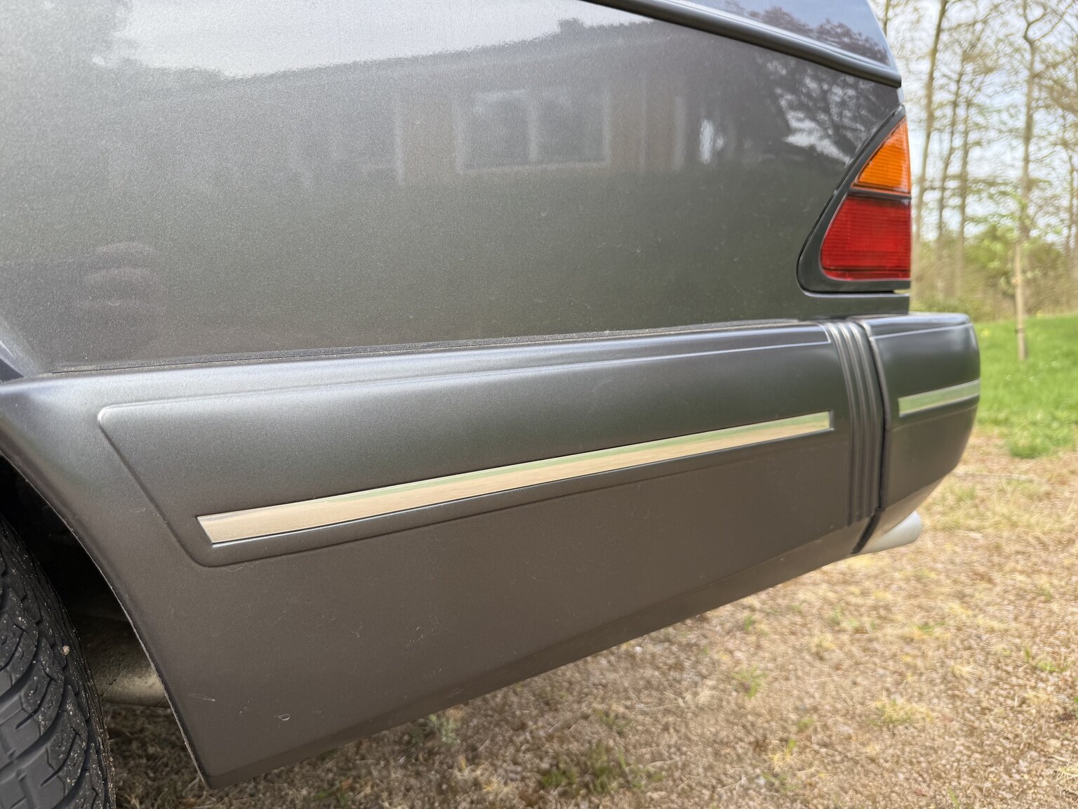 Exterior image of 1987 SAAB 900 Cabriolet 2.0 Turbo T16