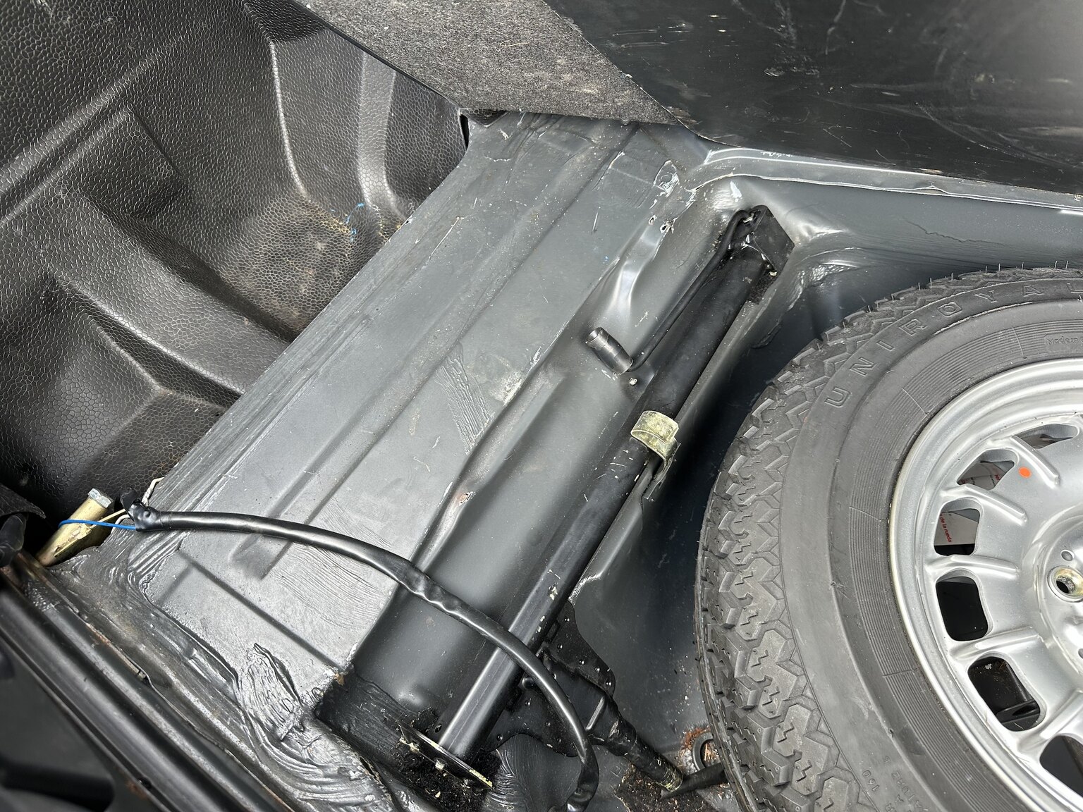 Interior image of 1984 Mercedes-Benz 230 CE