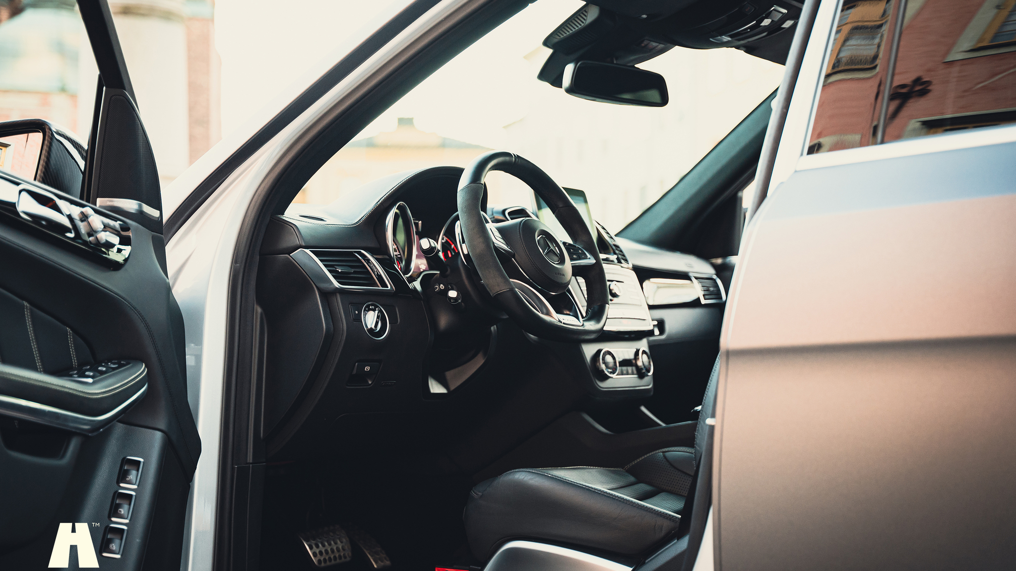 Interior image of 2017 Mercedes-Benz GLS 63 AMG (1)