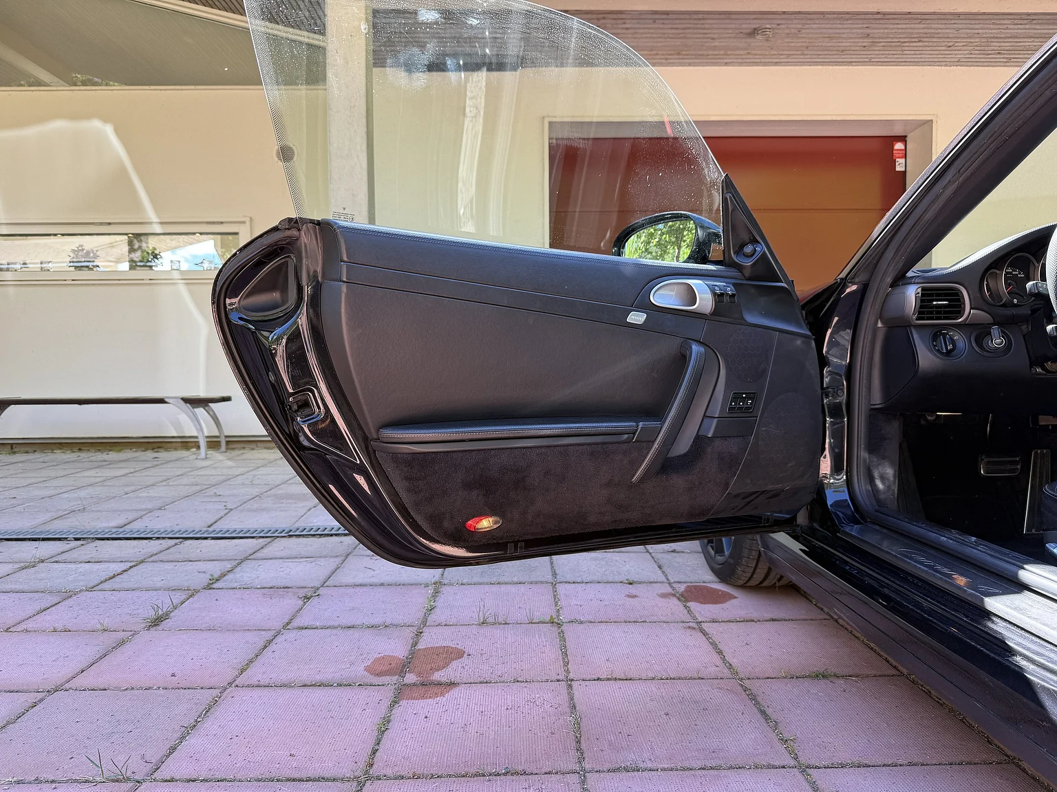 Innenraumfoto von 2008 Porsche 911 Carrera 4 (34)