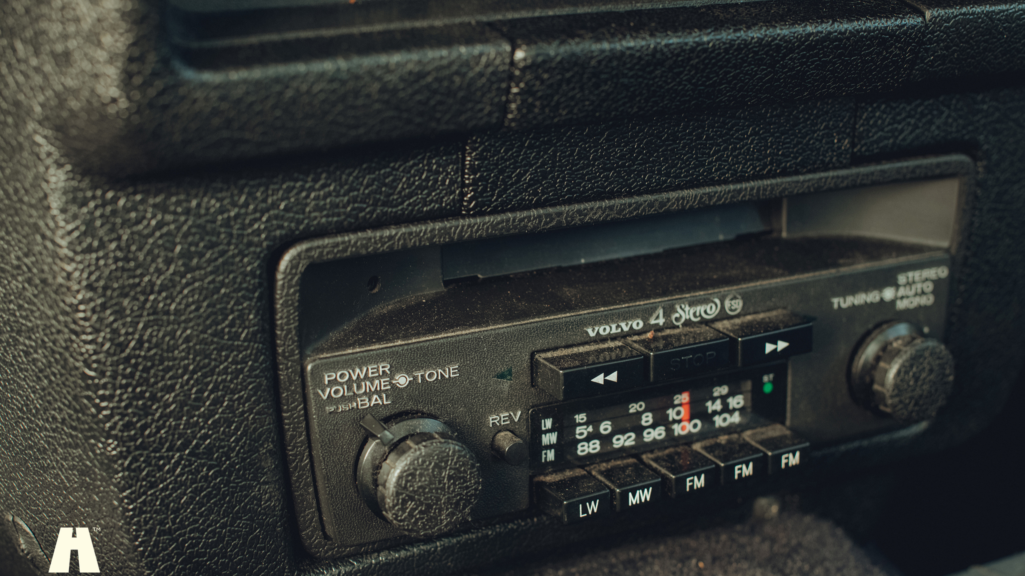 Interior image of 1988 Volvo 240 GL (27)