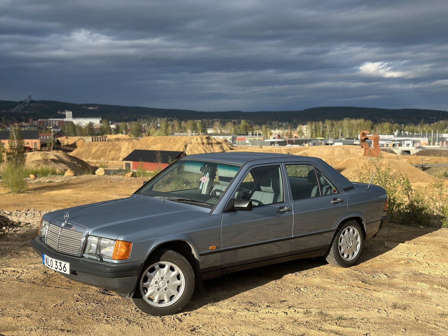 Exterior image of 1988 Mercedes-Benz 190 E