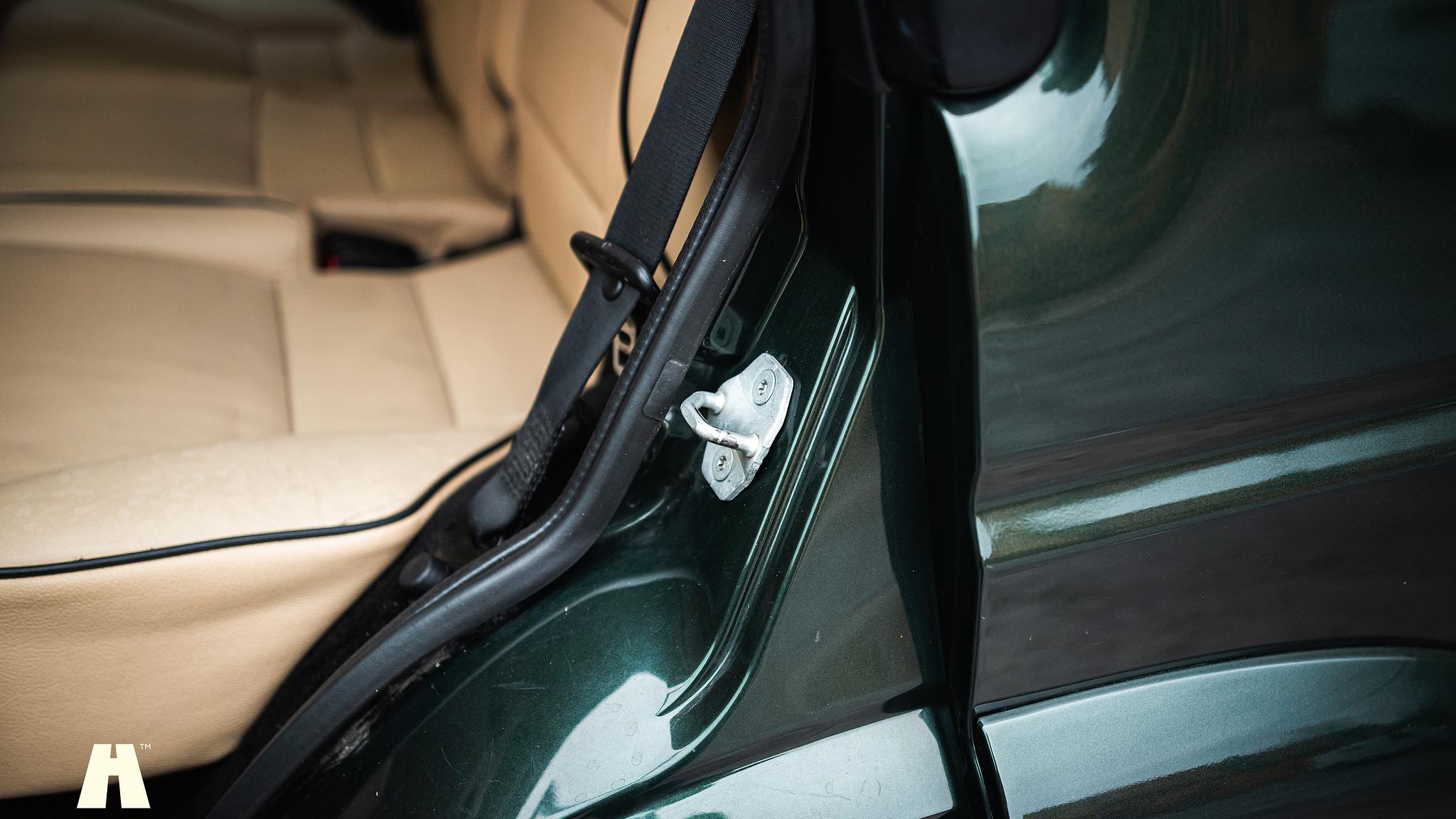 Interior image of 2003 Land Rover Discovery II, 2003