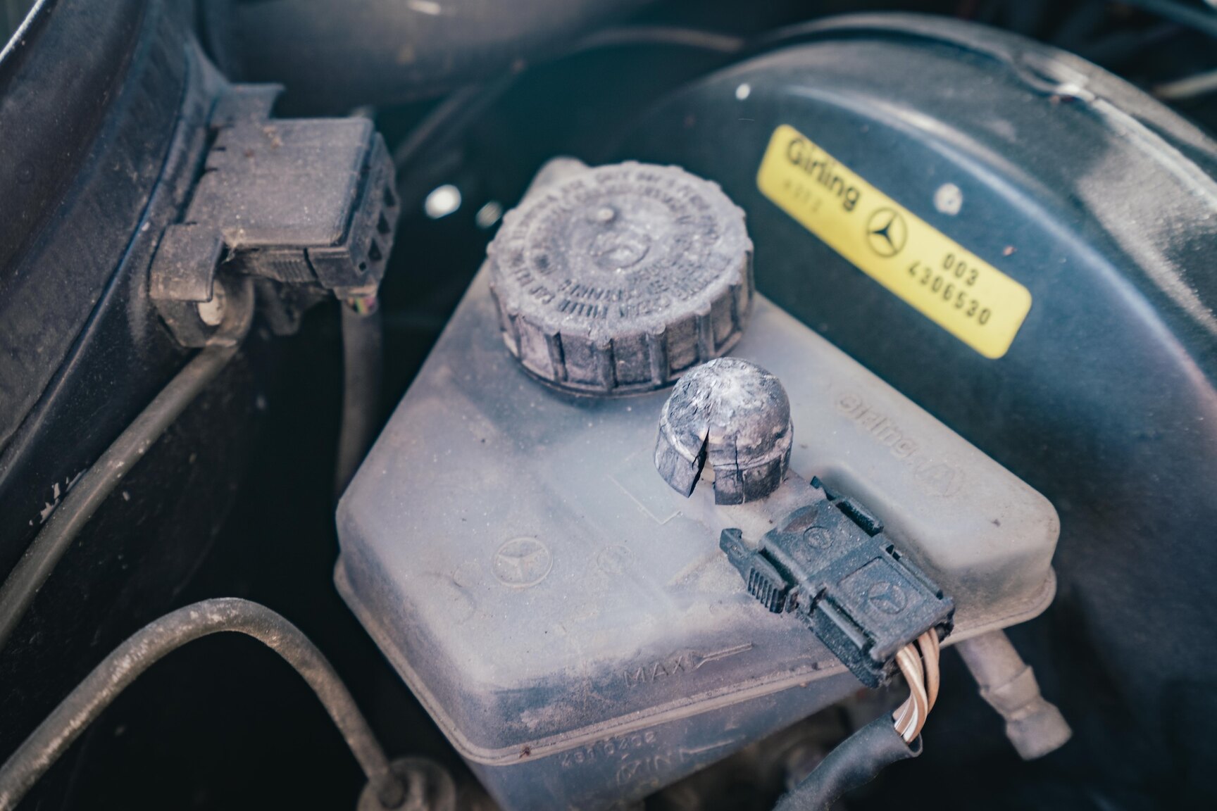Image of 1991 Mercedes-Benz 300E-24 mechanics (13)