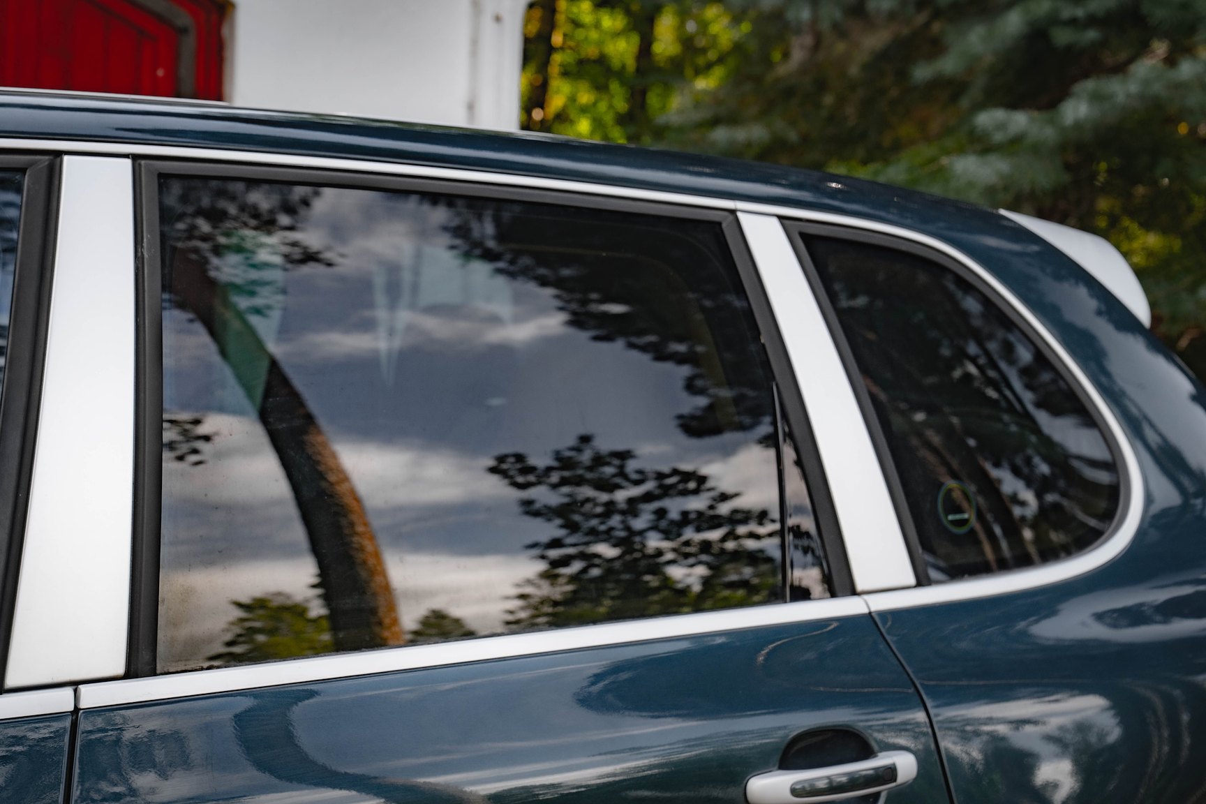 Exterior image of 2005 Porsche Cayenne Turbo WLS