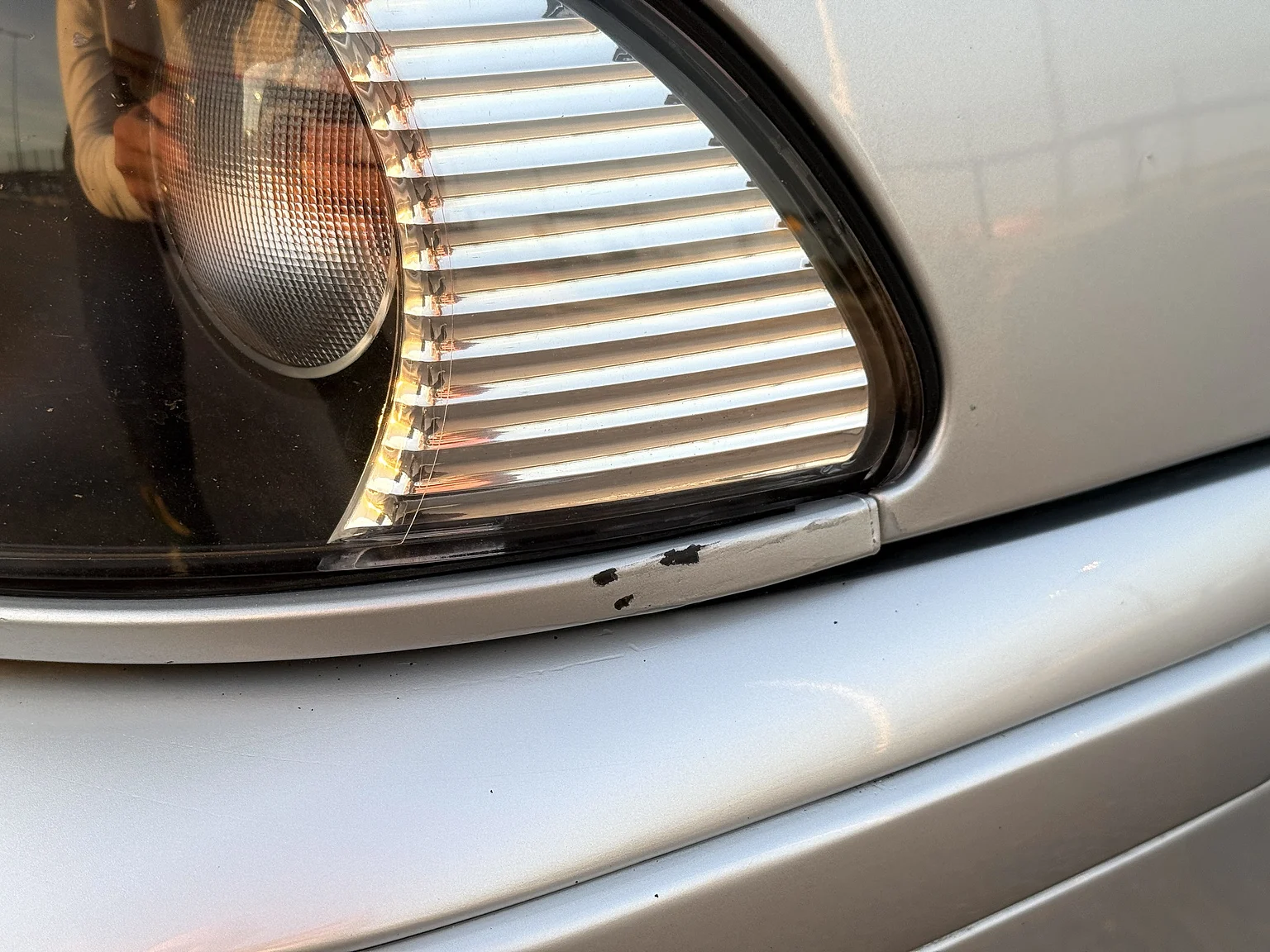 Exterior image of 2002 BMW 520i (32)