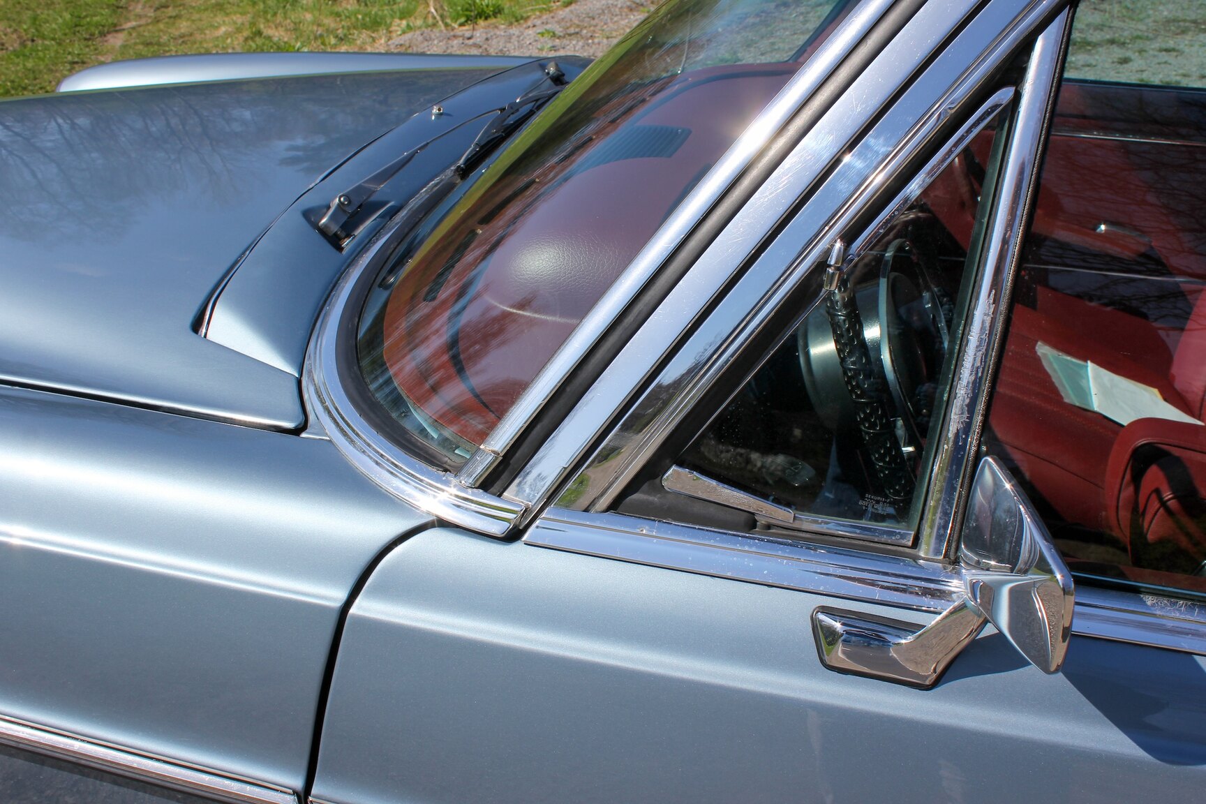 Exteriörbild på 1972 Mercedes-Benz 300 SEL 3.5