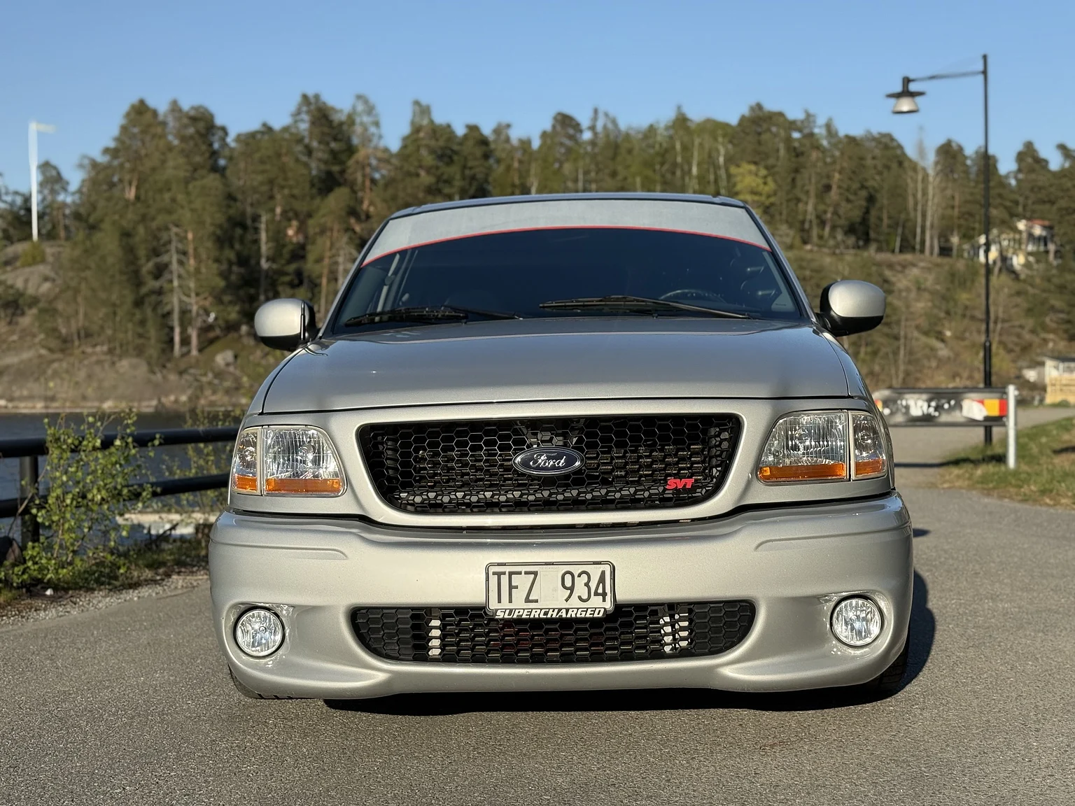 Exteriörbild på 2002 Ford F 150 Lightning / Kenne Bell (9)