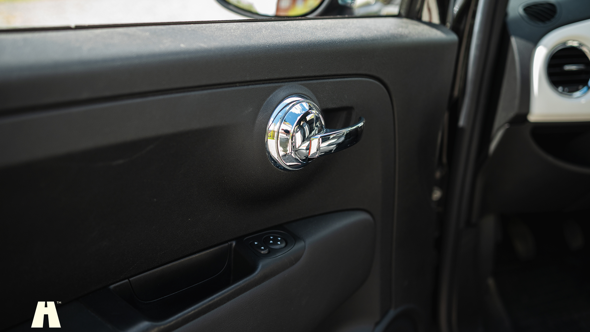 Interior image of 2012 FIAT 500 GUCCI