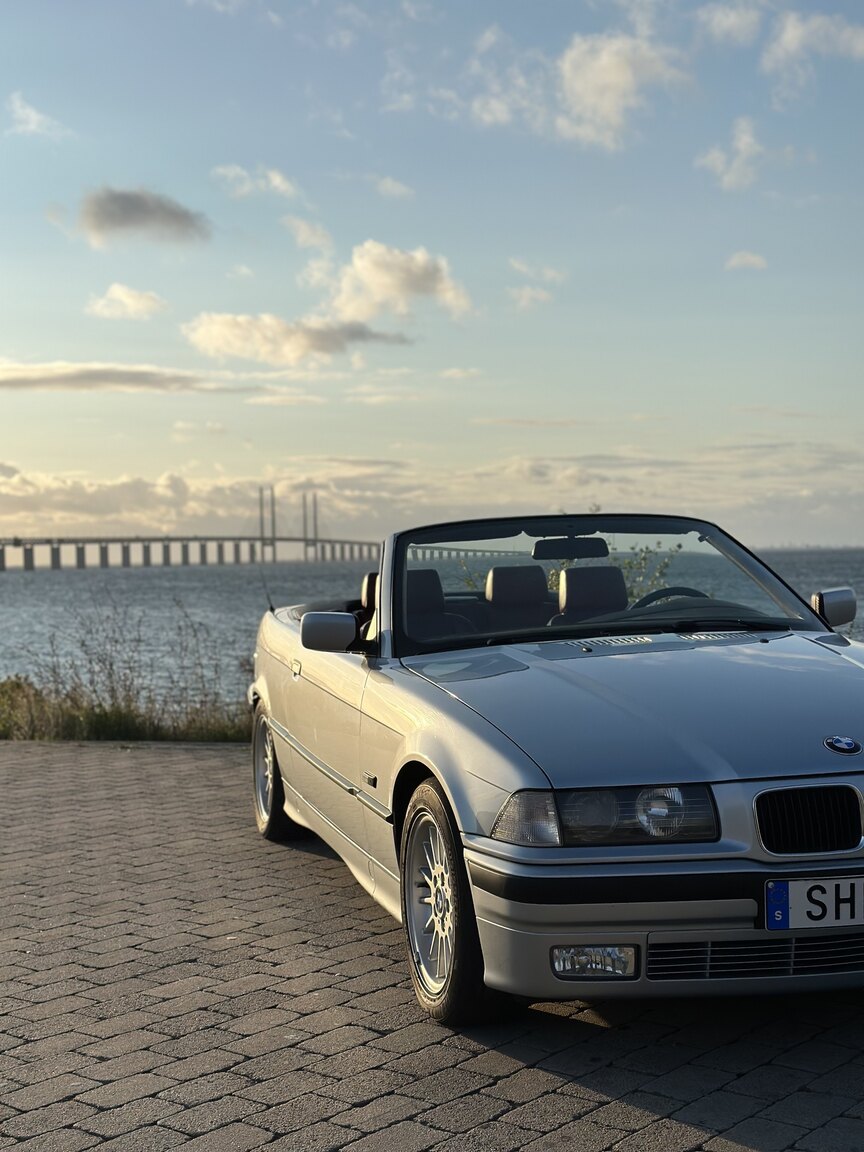 Aussenfoto 1993 BMW 325i Convertible